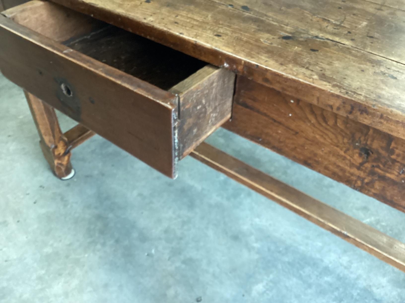Early 19th Century French Primitive Dining Table In Distressed Condition In Hopewell, NJ