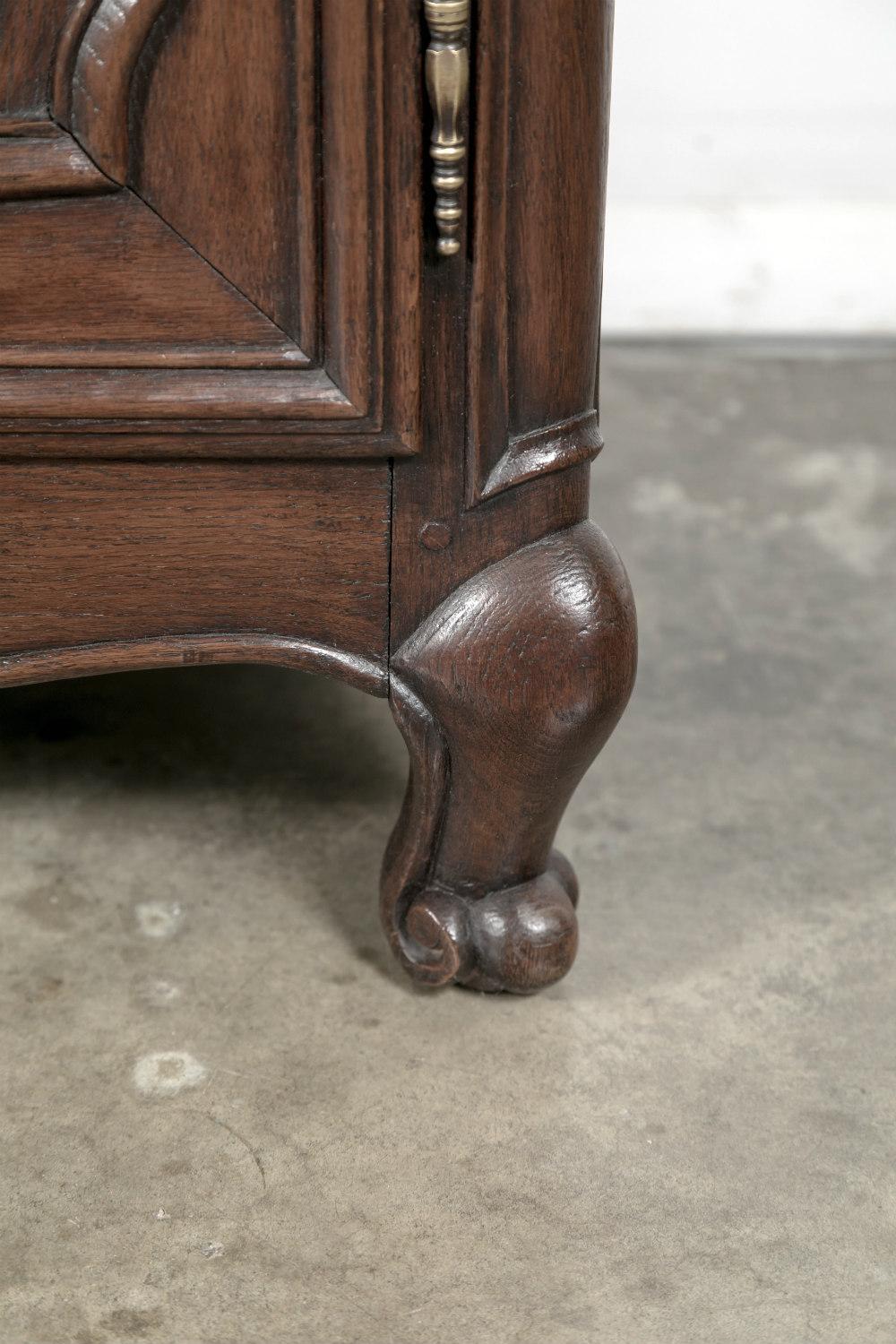 Early 19th Century French Provencal Louis XV Style Oak Enfilade 7