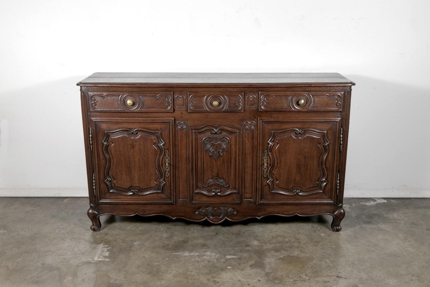 Early 19th Century French Provencal Louis XV Style Oak Enfilade In Excellent Condition In Birmingham, AL