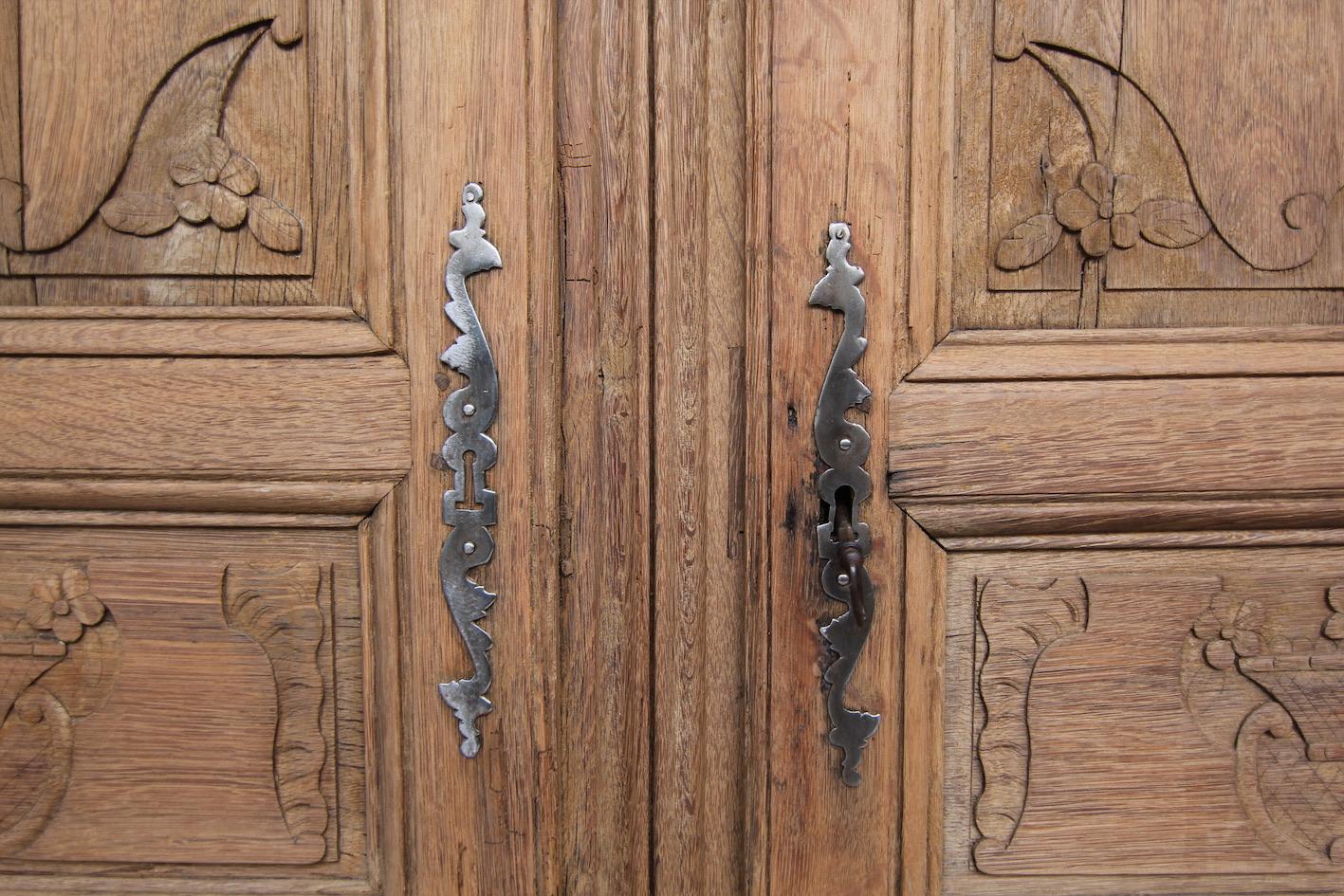 Early 19th Century French Provincial Armoire in Stripped Oak 11