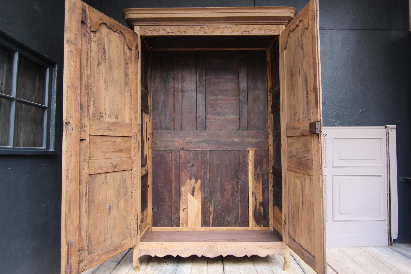 Early 19th Century French Provincial Armoire in Stripped Oak 14