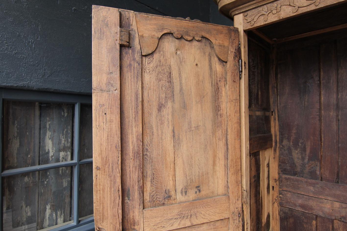 Early 19th Century French Provincial Armoire in Stripped Oak 17