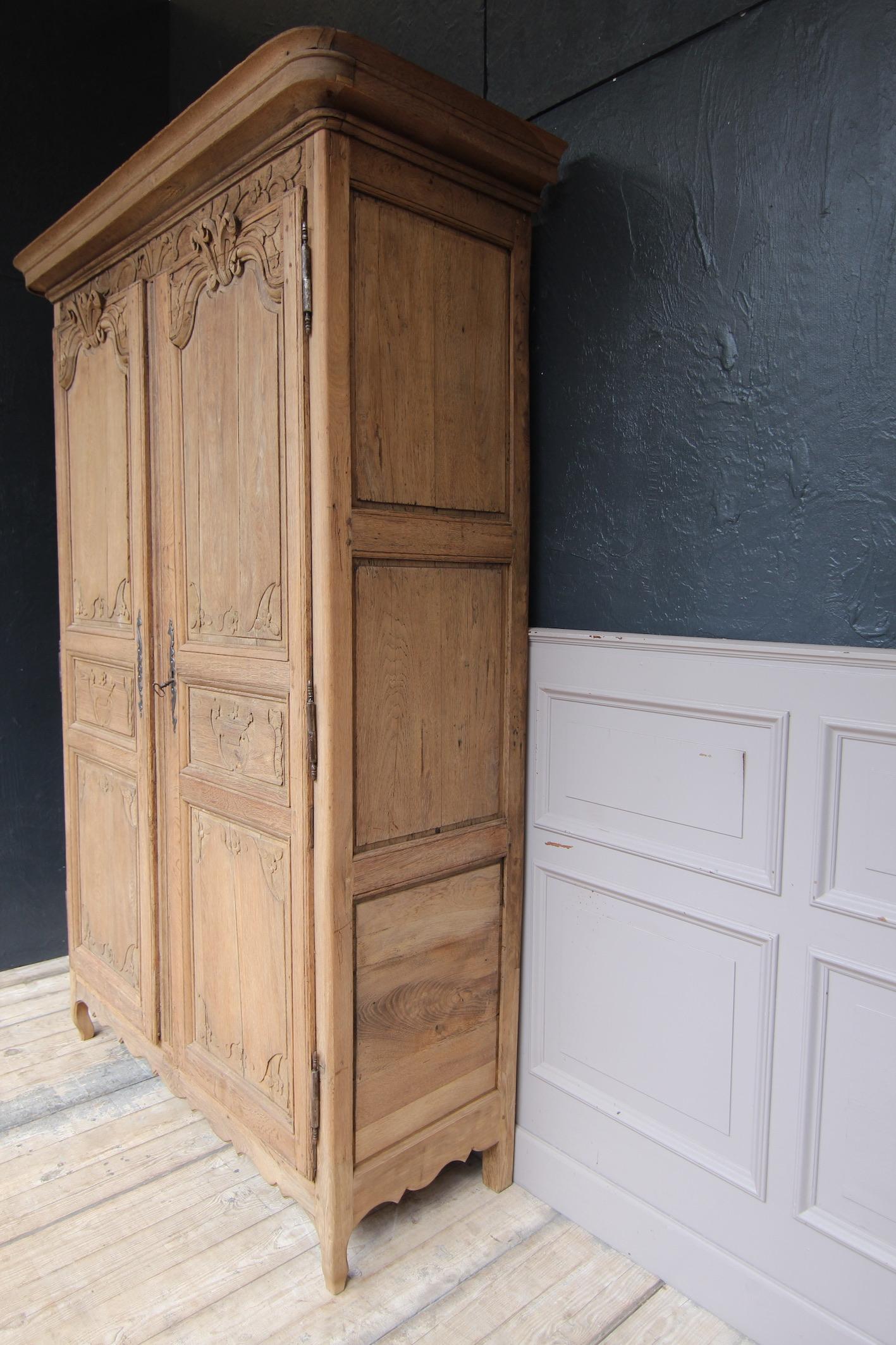 Early 19th Century French Provincial Armoire in Stripped Oak 1