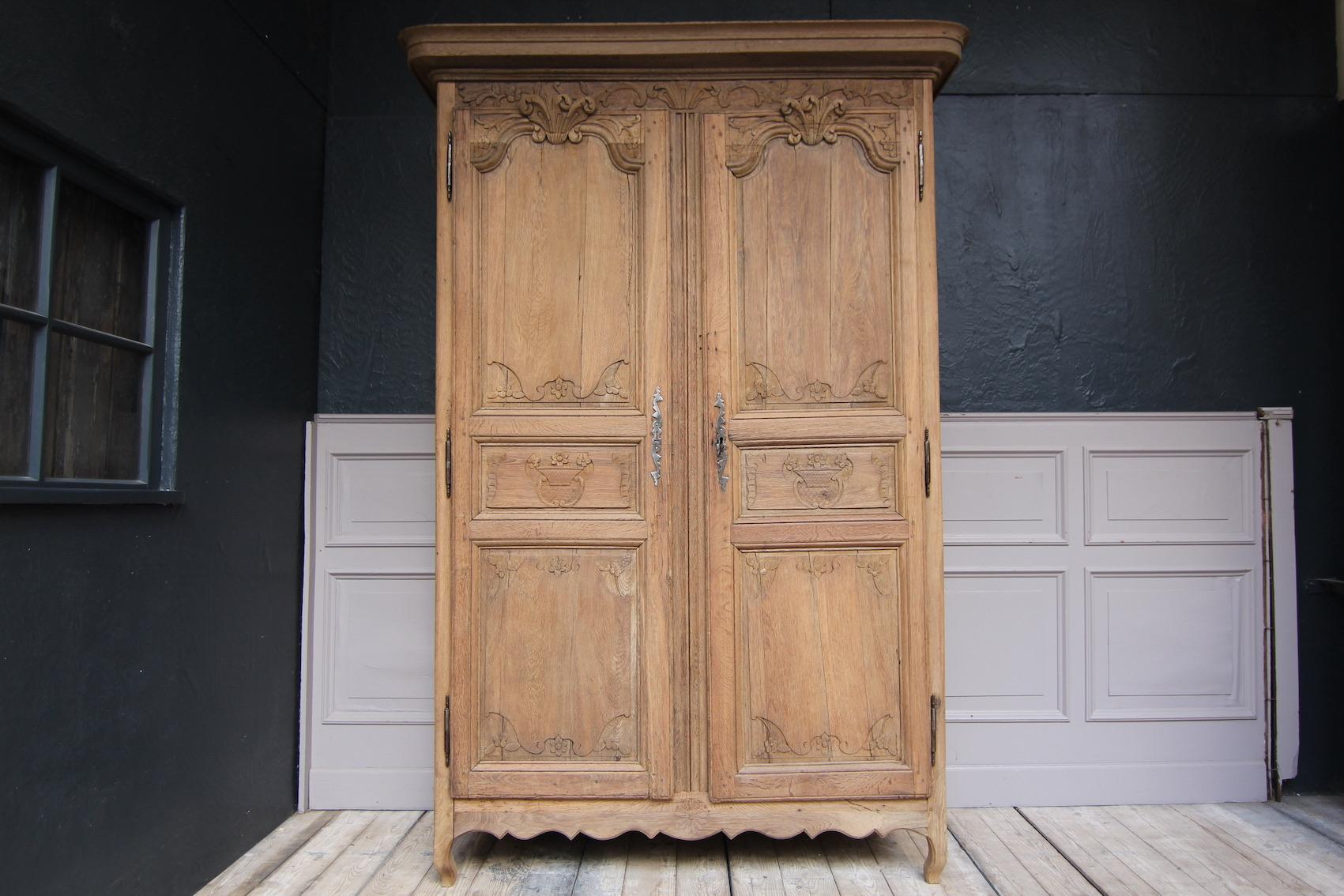 Early 19th Century French Provincial Armoire in Stripped Oak 2