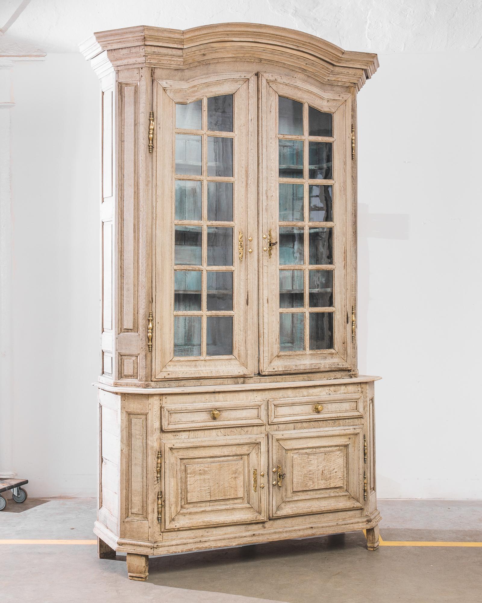 Early 19th Century French Provincial Bleached Oak Vitrine In Good Condition In High Point, NC