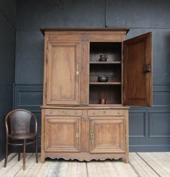 Buffet à deux corps du début du 19e siècle, de style provincial français