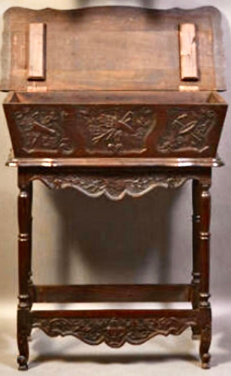 A FineEarly 19th Century French Provincial Carved Walnut Panetiere And Dough Box For Sale 7