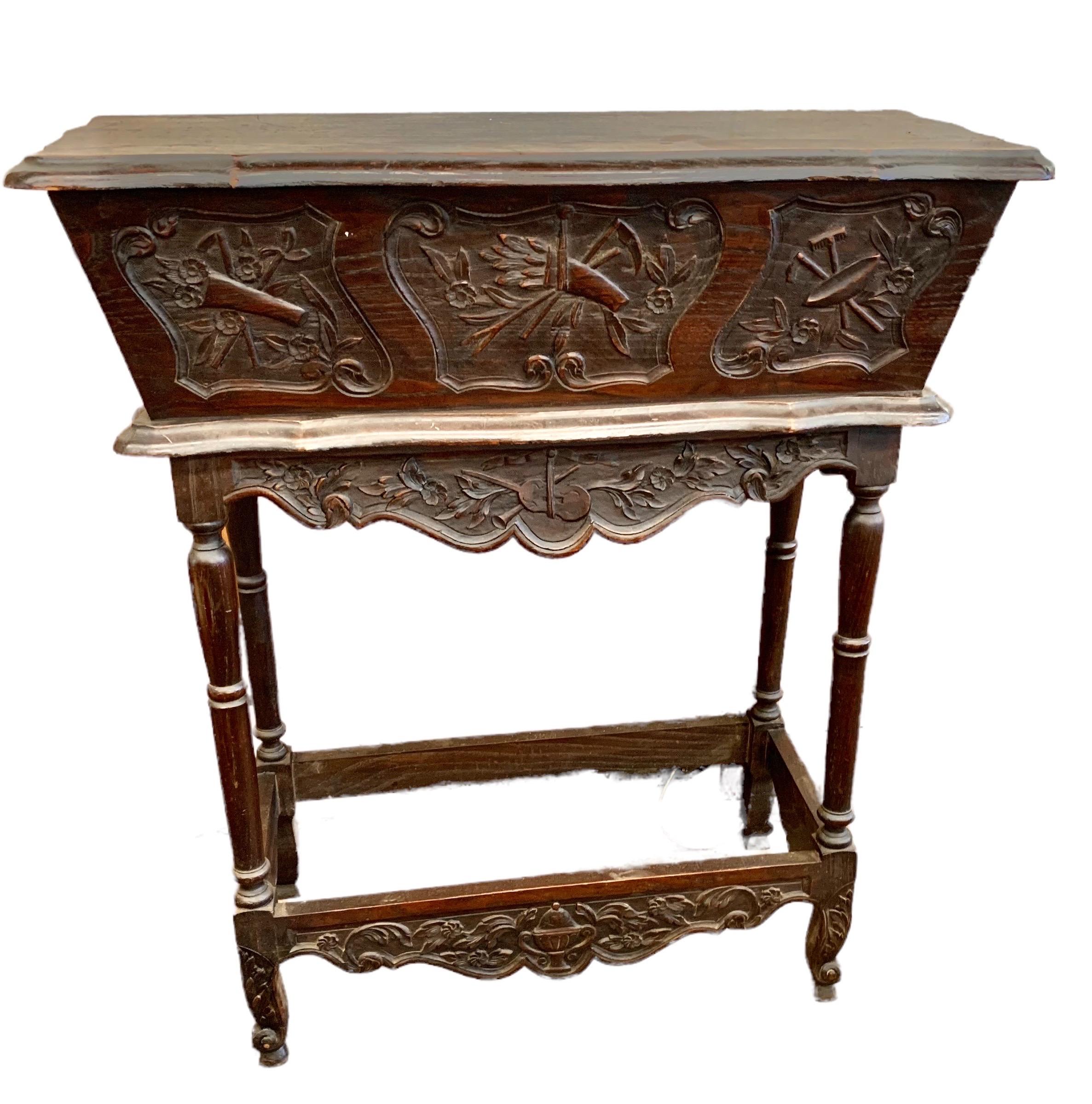 A FineEarly 19th Century French Provincial Carved Walnut Panetiere And Dough Box For Sale 2