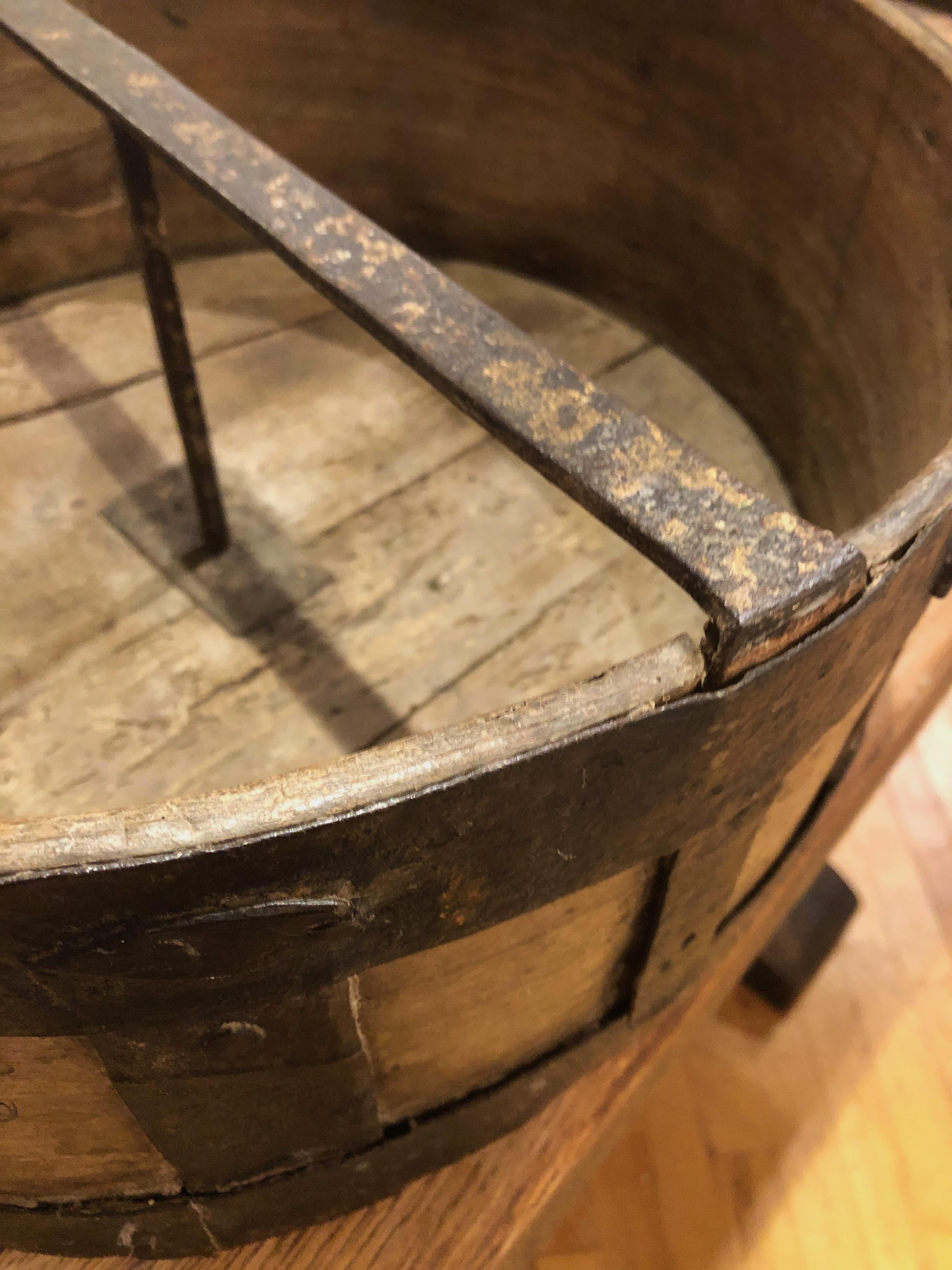 Early 19th Century French Provincial Sycamore and Steel Cheese Press In Good Condition For Sale In Middleburg, VA