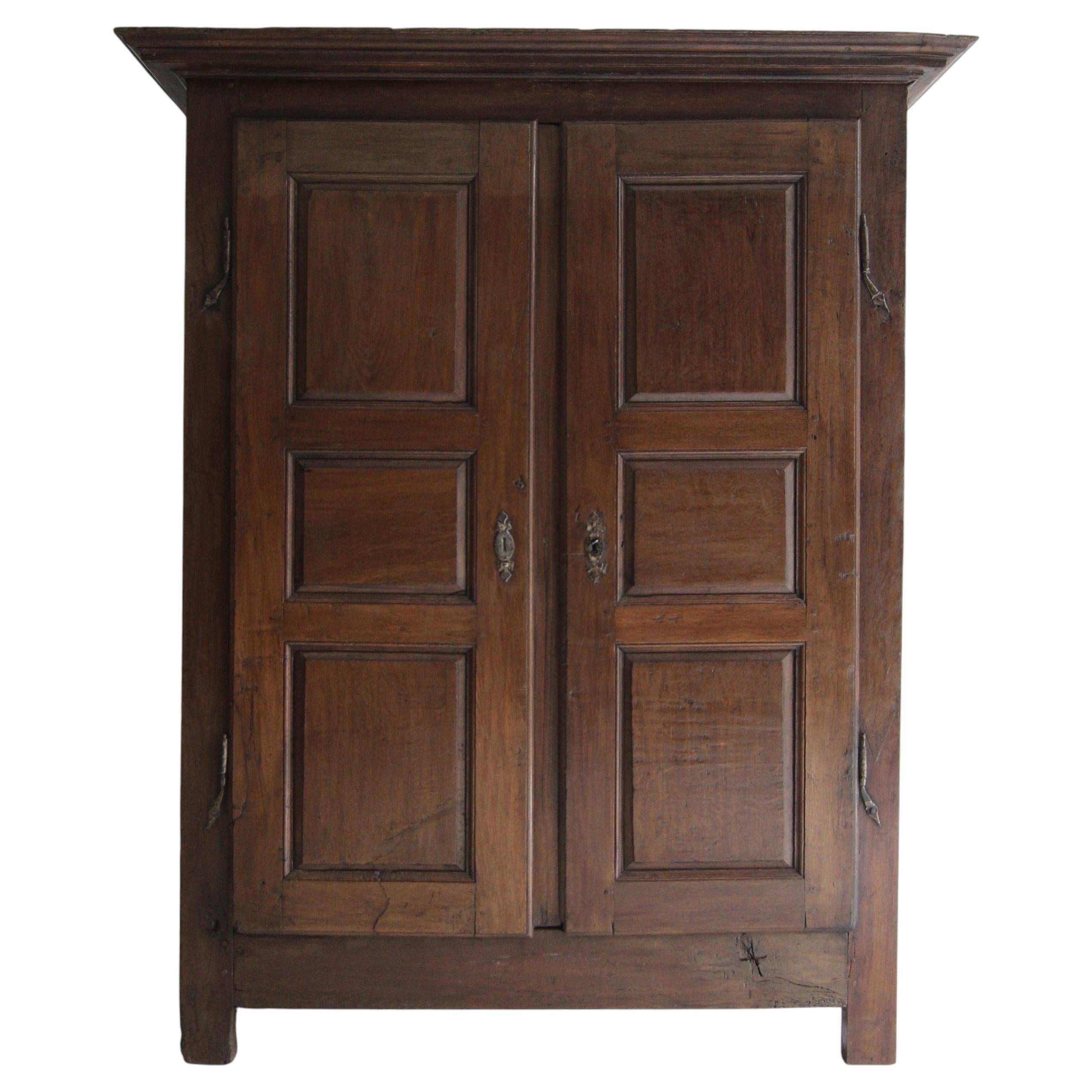 Early 19th Century French Provincial Oak Cupboard