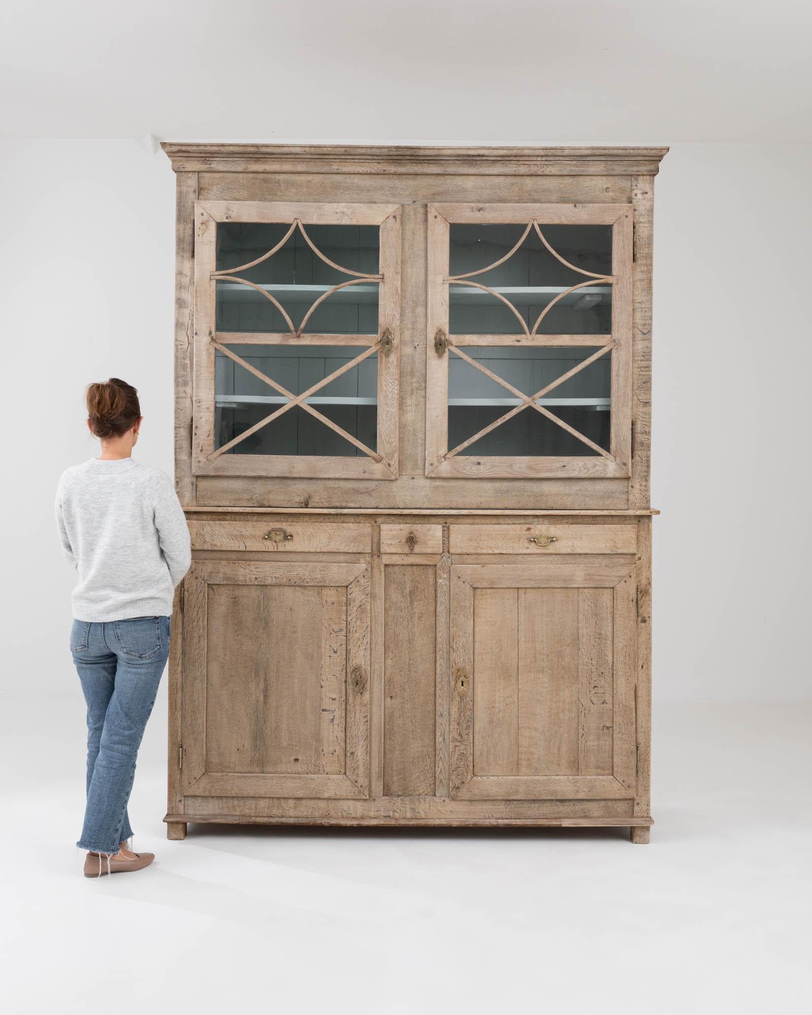 Early 19th Century French Provincial Oak Vitrine In Good Condition In High Point, NC
