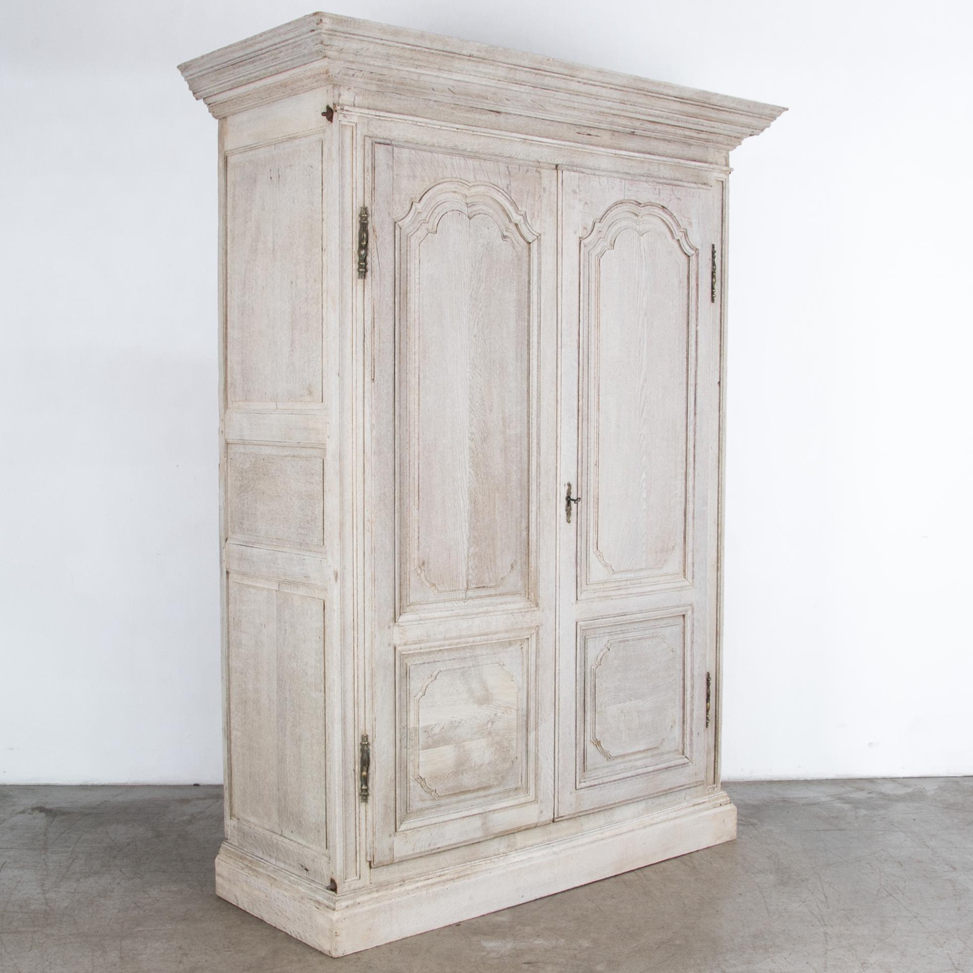 Early 19th Century French Provincial Oak Wardrobe In Good Condition In High Point, NC