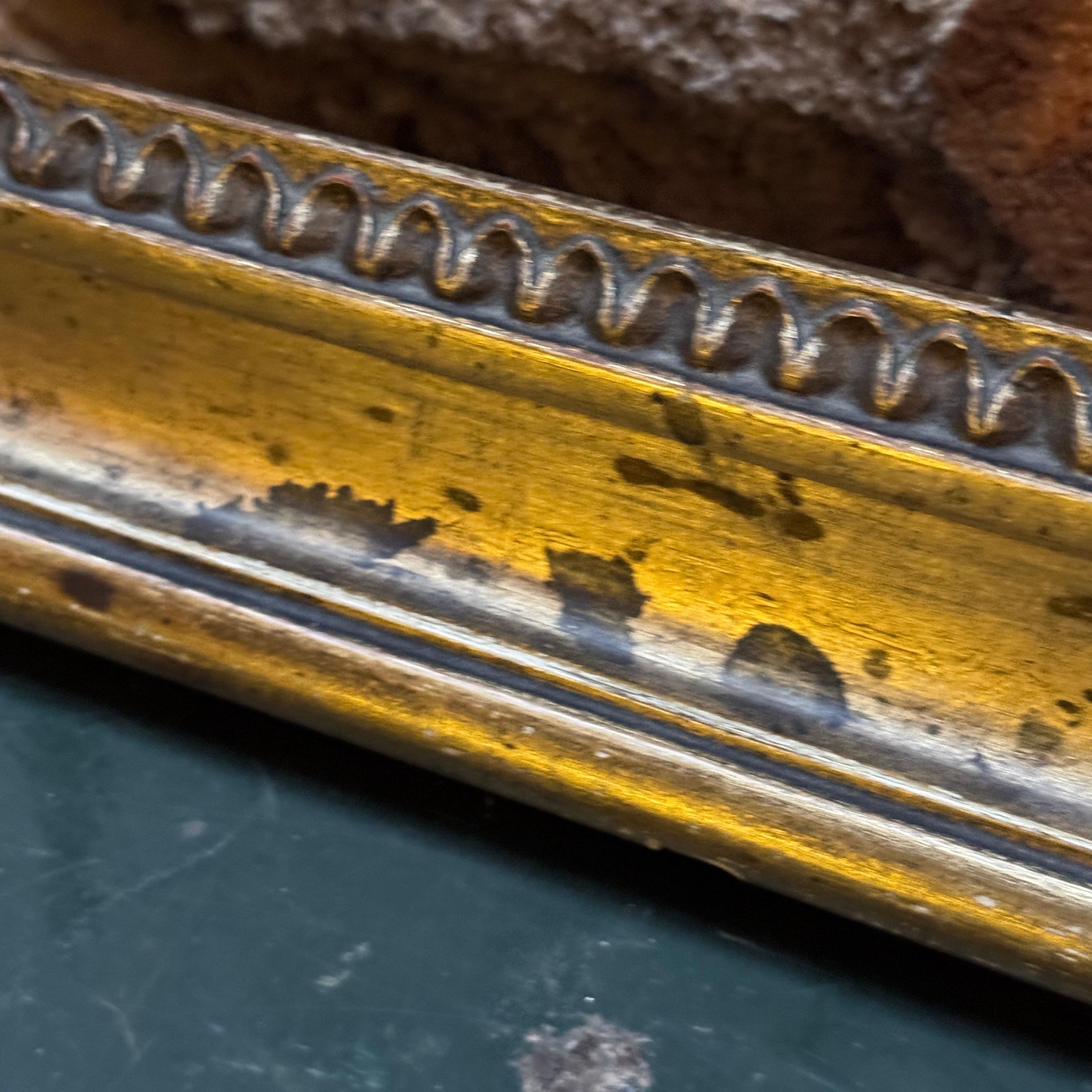 Dorato Cornice d'arte francese rettangolare in legno dorato dei primi del XIX secolo in vendita