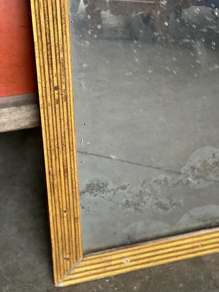 Early 19th Century French Reeded Frame Gilt Wall Mirror For Sale 1