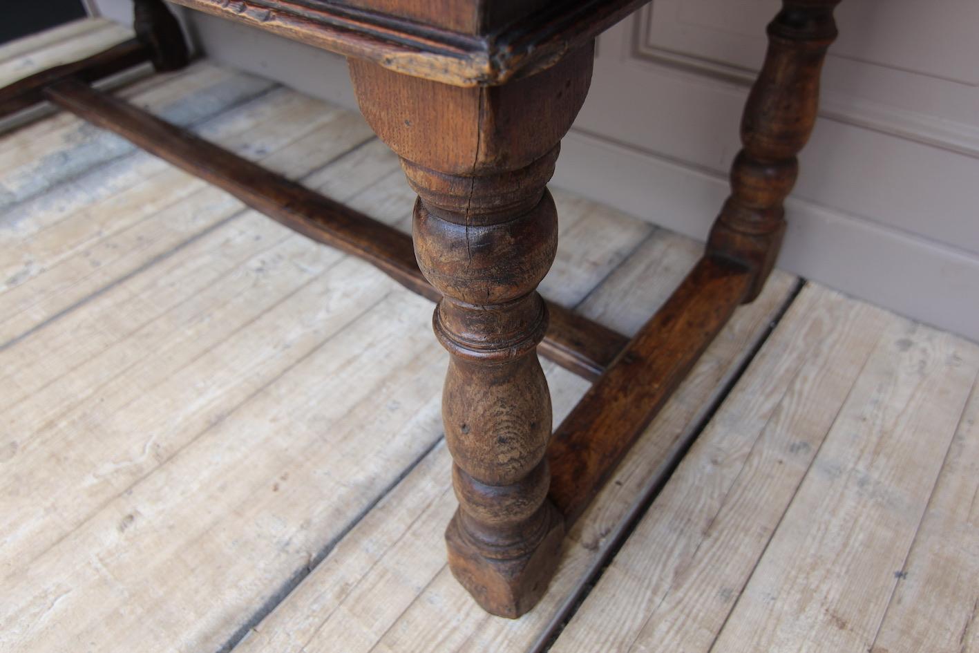 Early 19th Century French Refectory Table Made of Oak 8