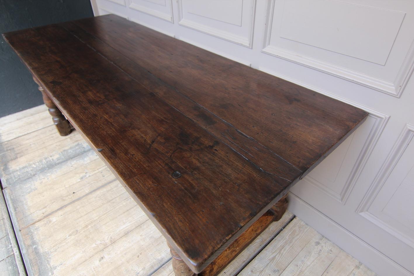 Early 19th Century French Refectory Table Made of Oak 3