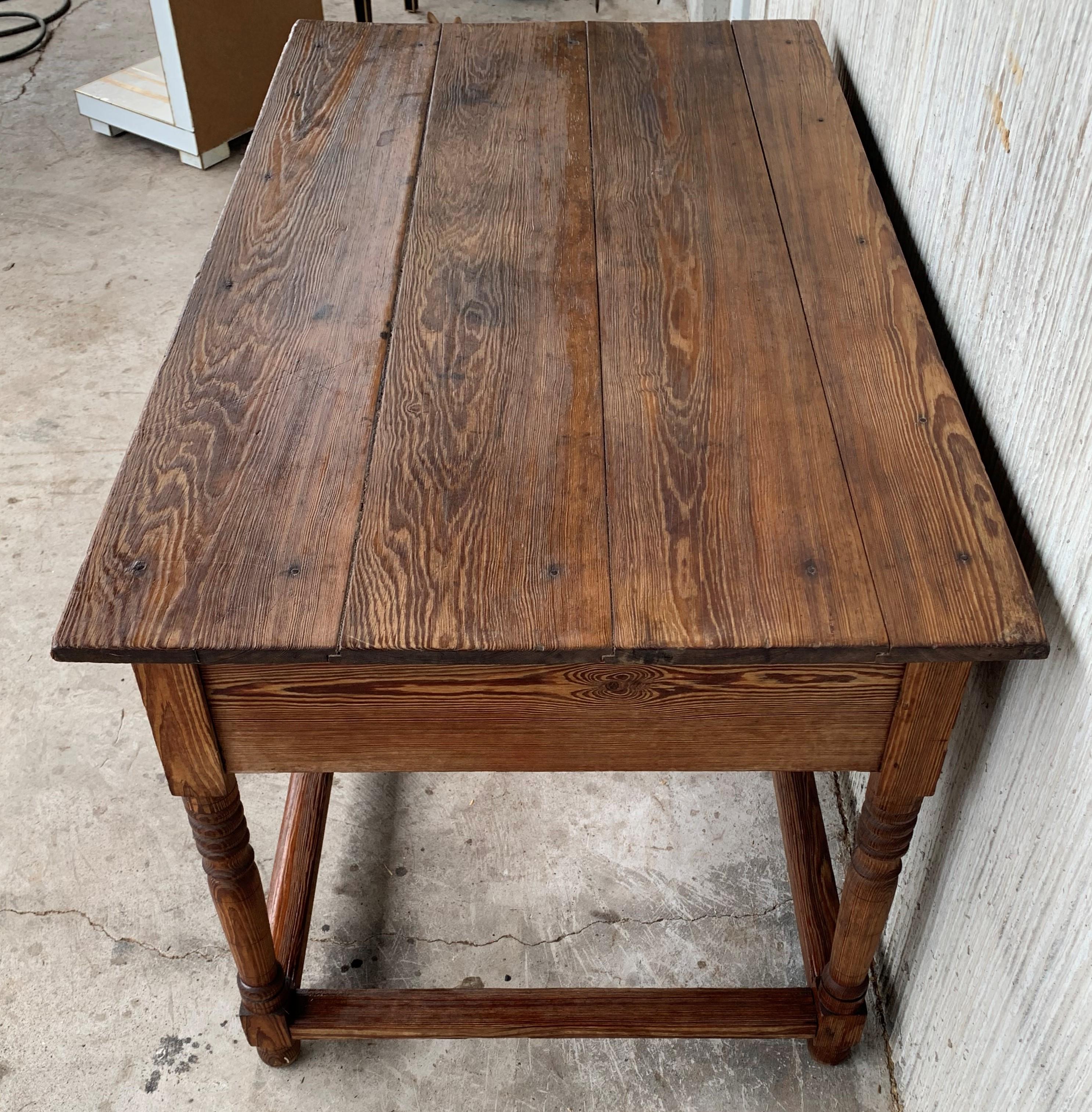 Early 19th Century French Refectory, Work or Kitchen Table with Two Drawers In Good Condition For Sale In Miami, FL