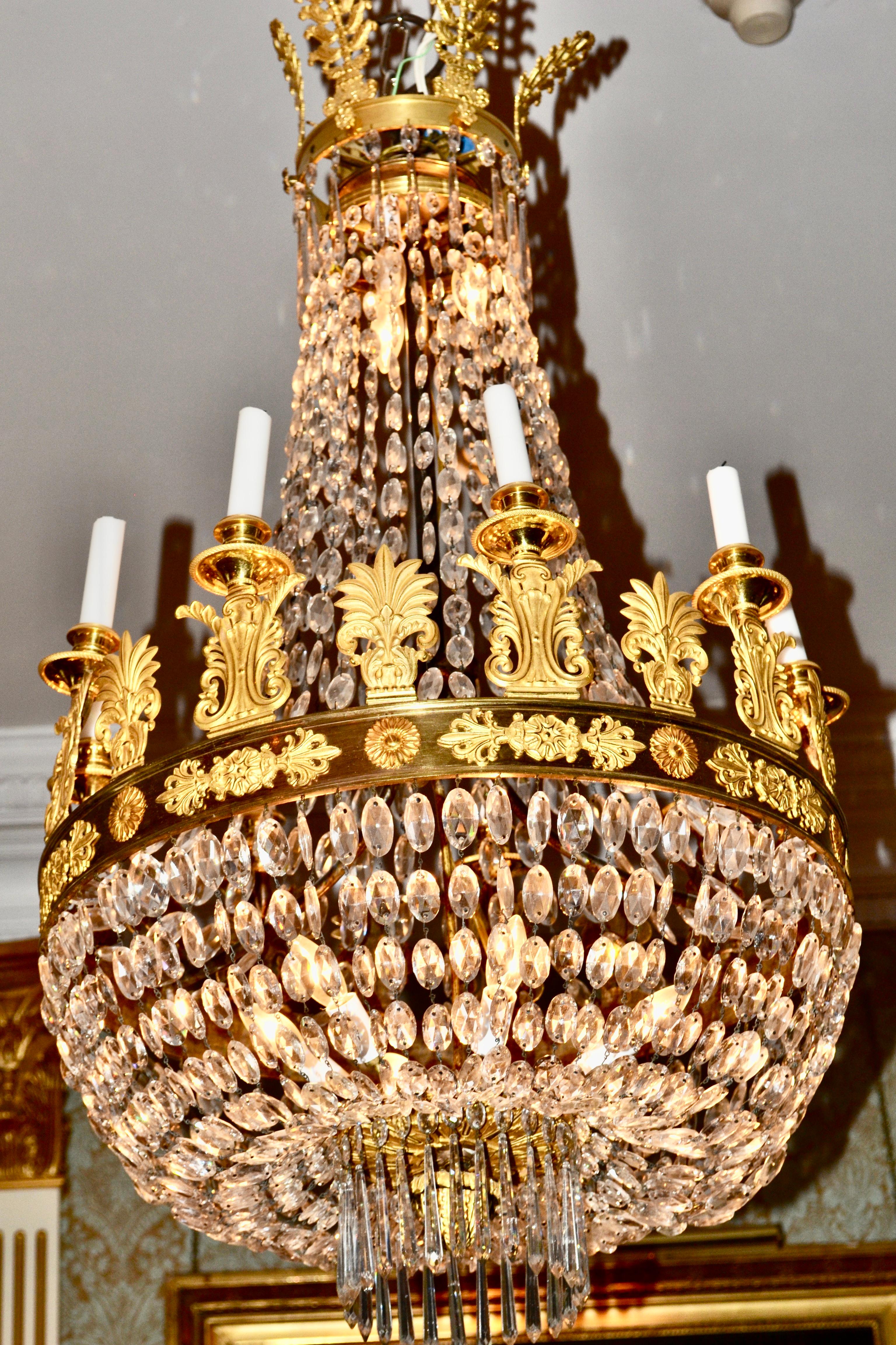 Early 19th Century French Empire Gilt Bronze and Crystal Basket Chandelier For Sale 9