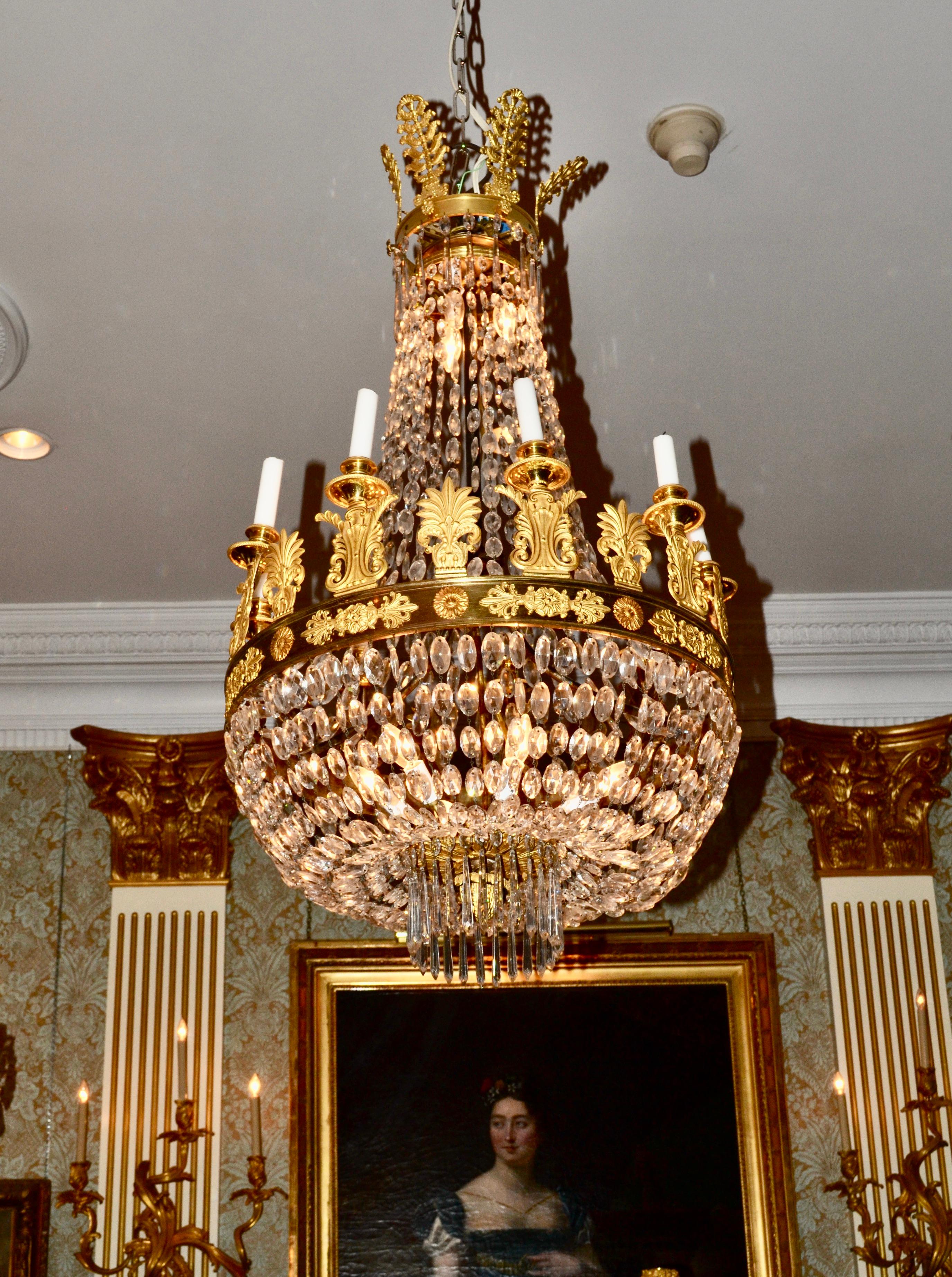 Early 19th Century French Empire Gilt Bronze and Crystal Basket Chandelier For Sale 10