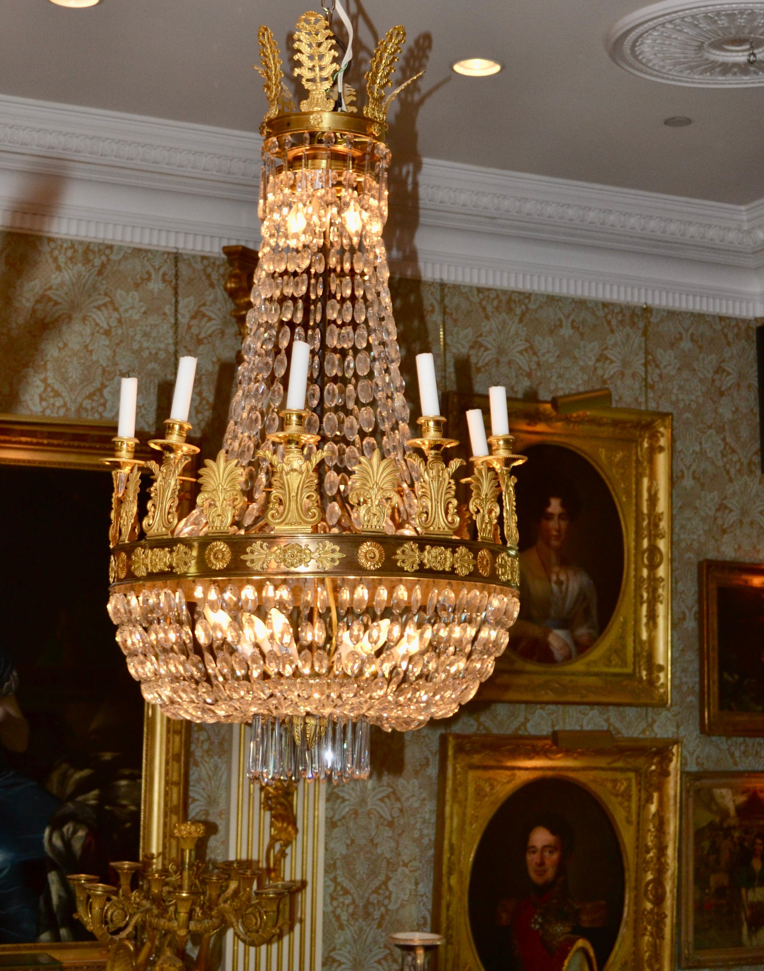 Early 19th Century French Empire Gilt Bronze and Crystal Basket Chandelier For Sale 11