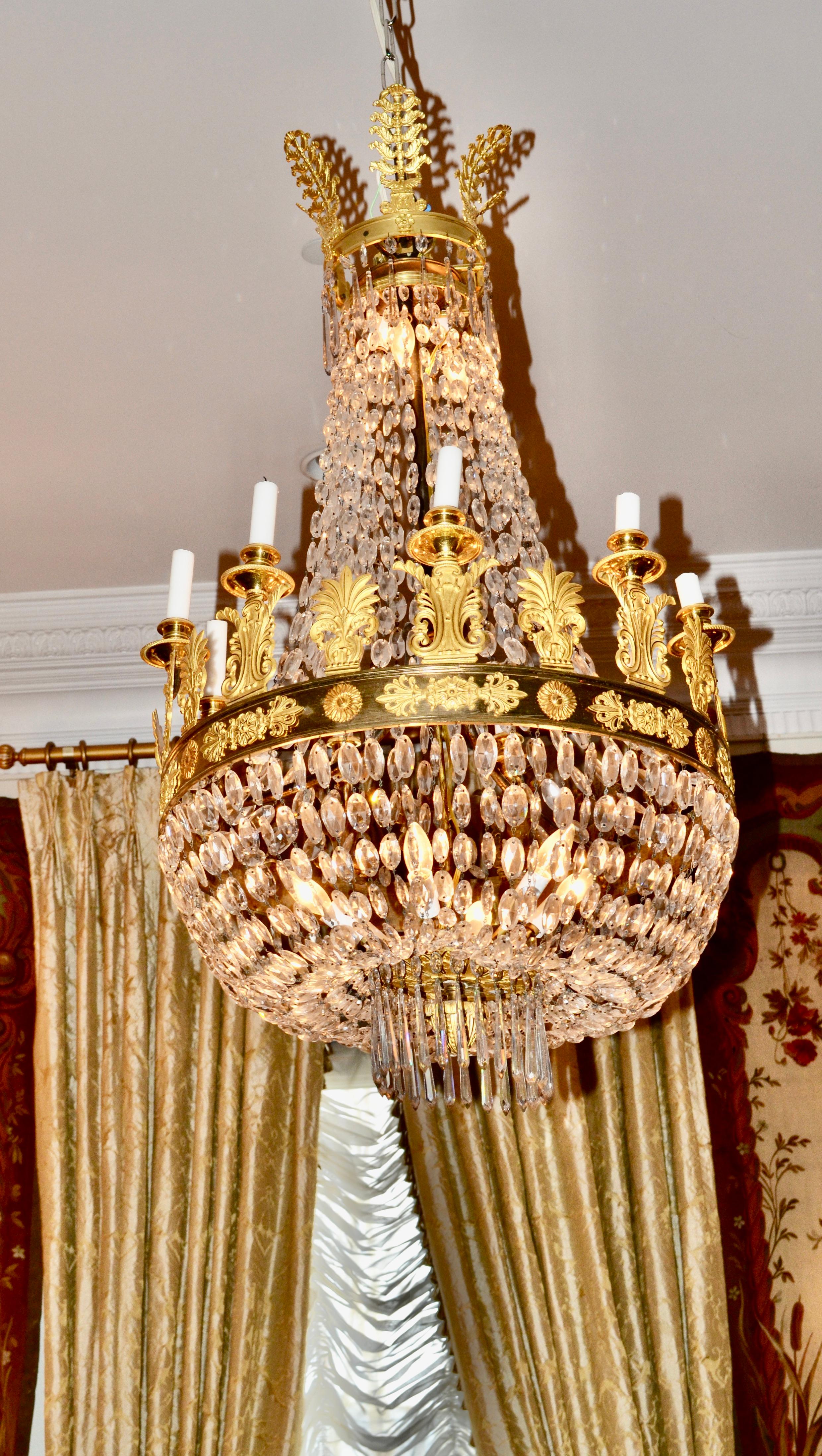 Early 19th Century French Empire Gilt Bronze and Crystal Basket Chandelier For Sale 5