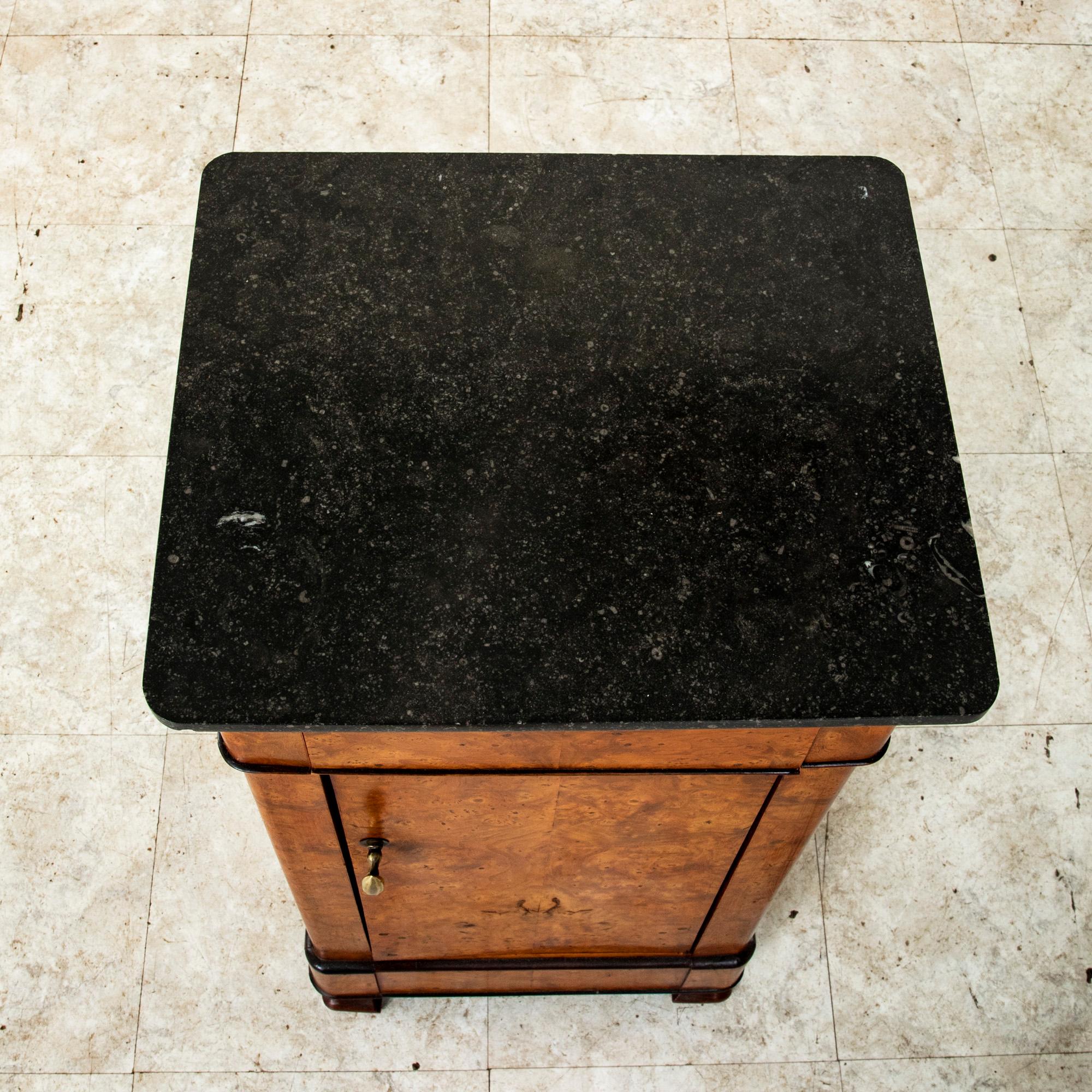 Early 19th Century French Restauration Period Burl Ash Nightstand or Side Table For Sale 4