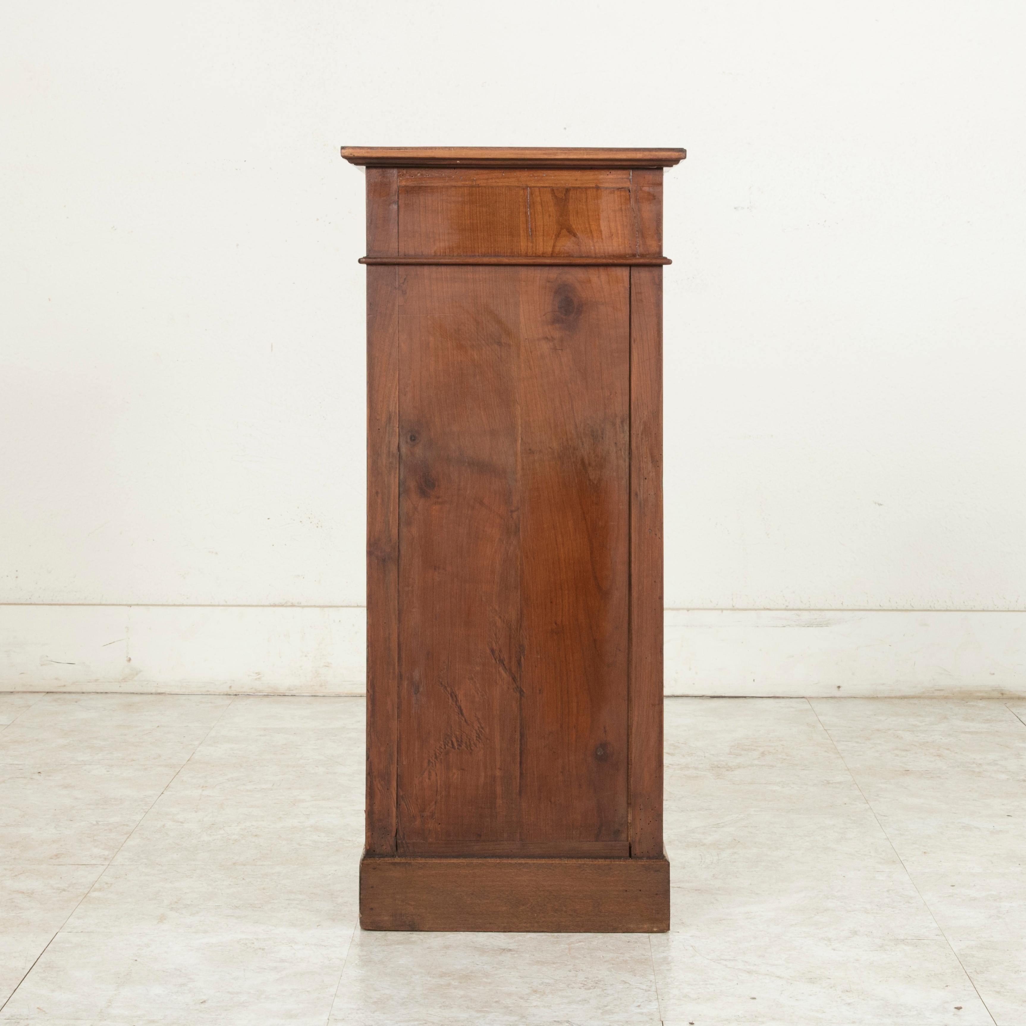 Early 19th Century French Restauration Period Walnut Side Table or Nightstand 1