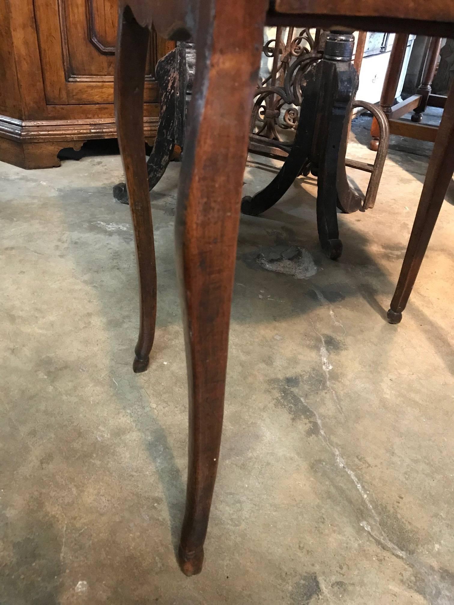 Early 19th Century French Side Table in Walnut 5