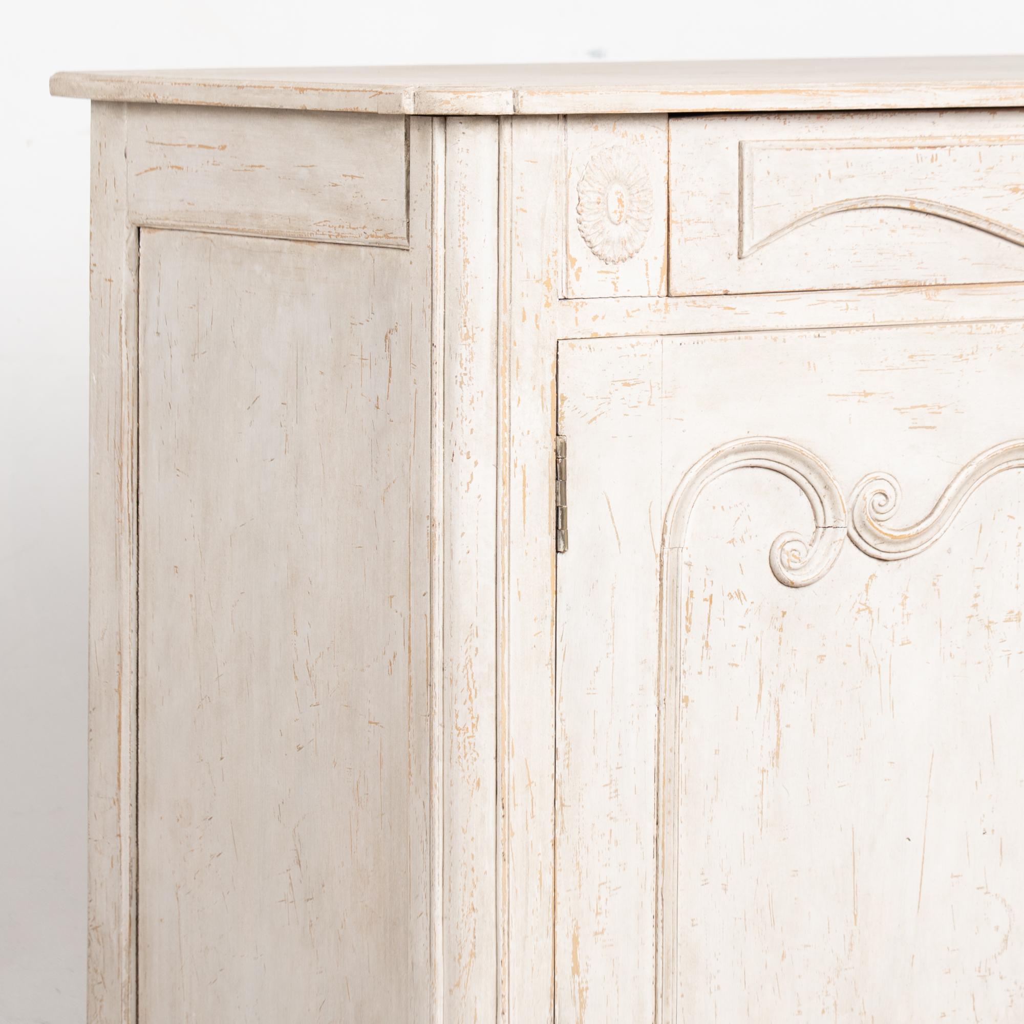 Frühes 19. Jahrhundert Französisches Sideboard Buffet Weiß gestrichen im Angebot 3