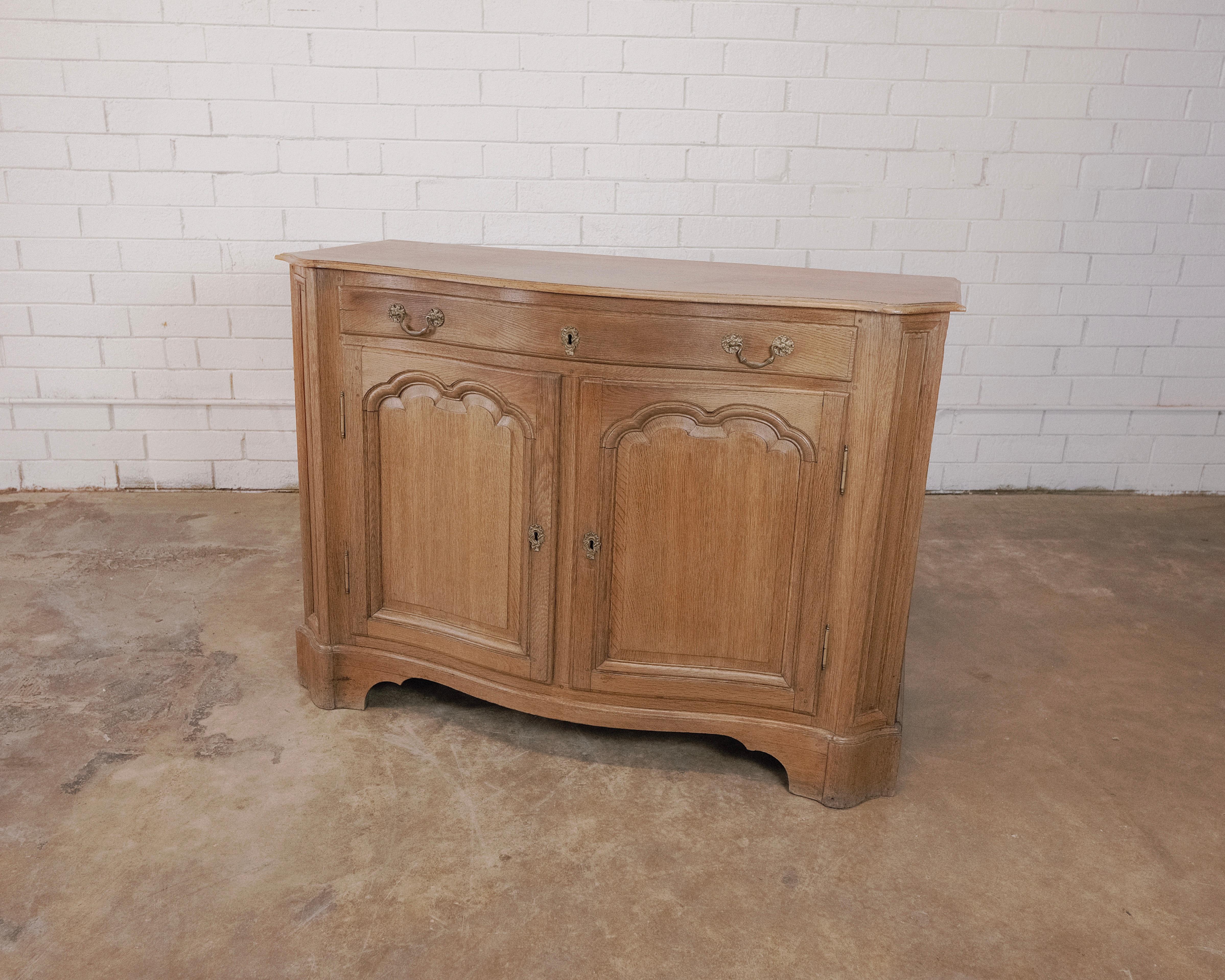Oak Early 19th Century French sideboard For Sale