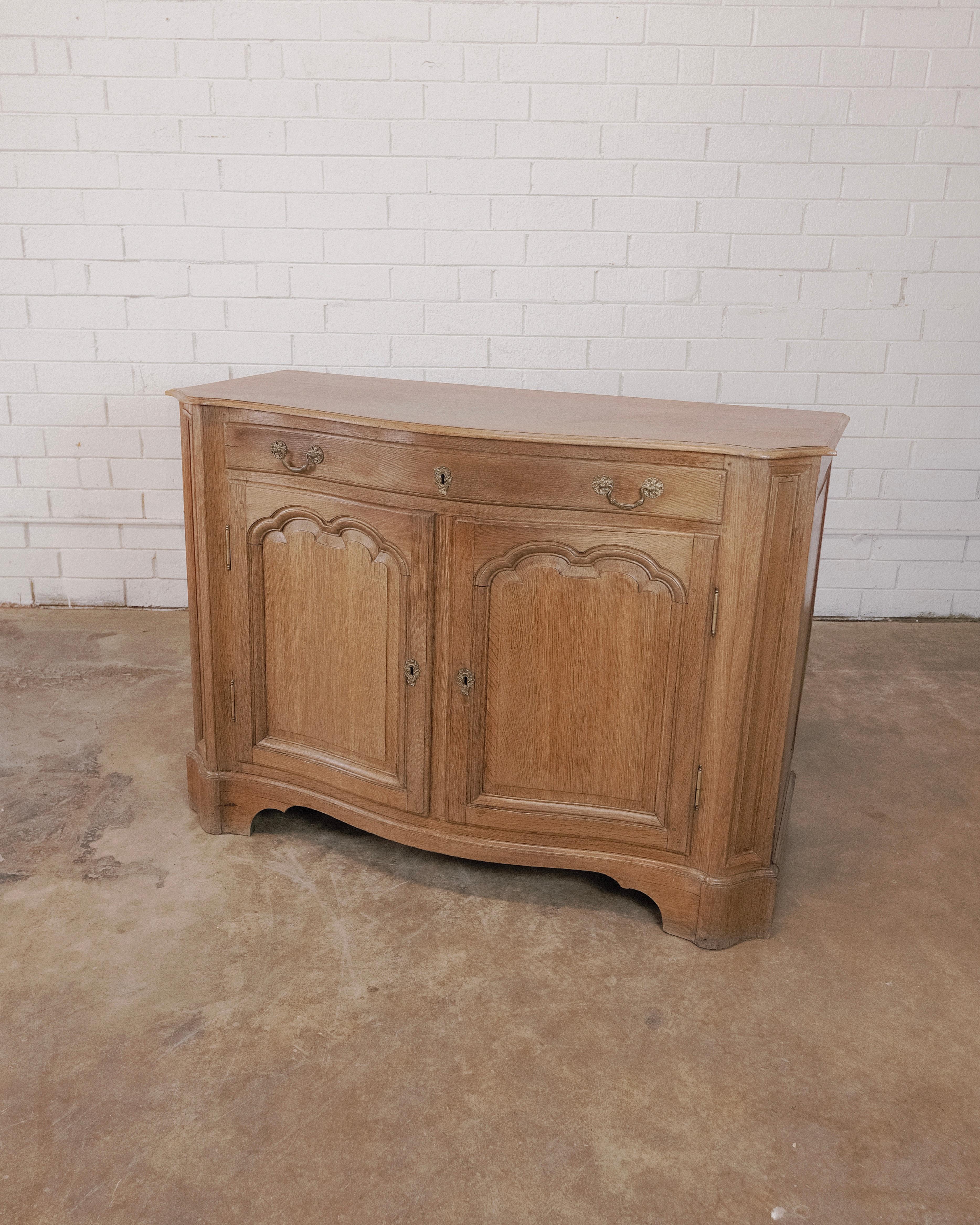 Early 19th Century French sideboard For Sale 1