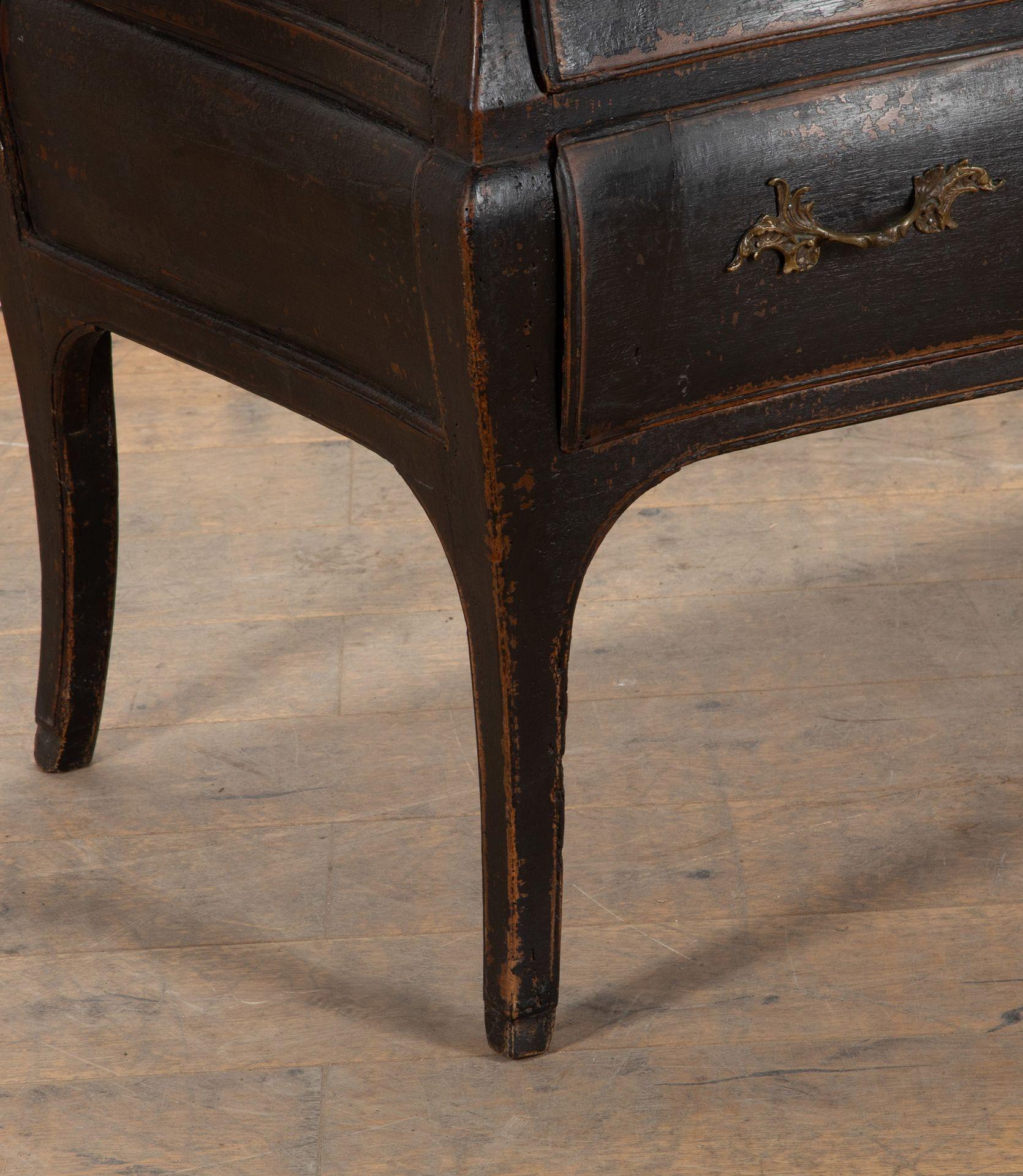 Commode francese a tre cassetti dell'inizio del XIX secolo in vendita 3