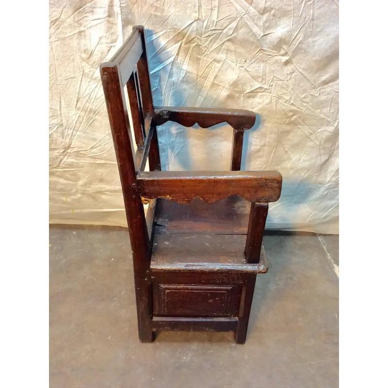 Early 19th Century French Walnut Armchair For Sale 7