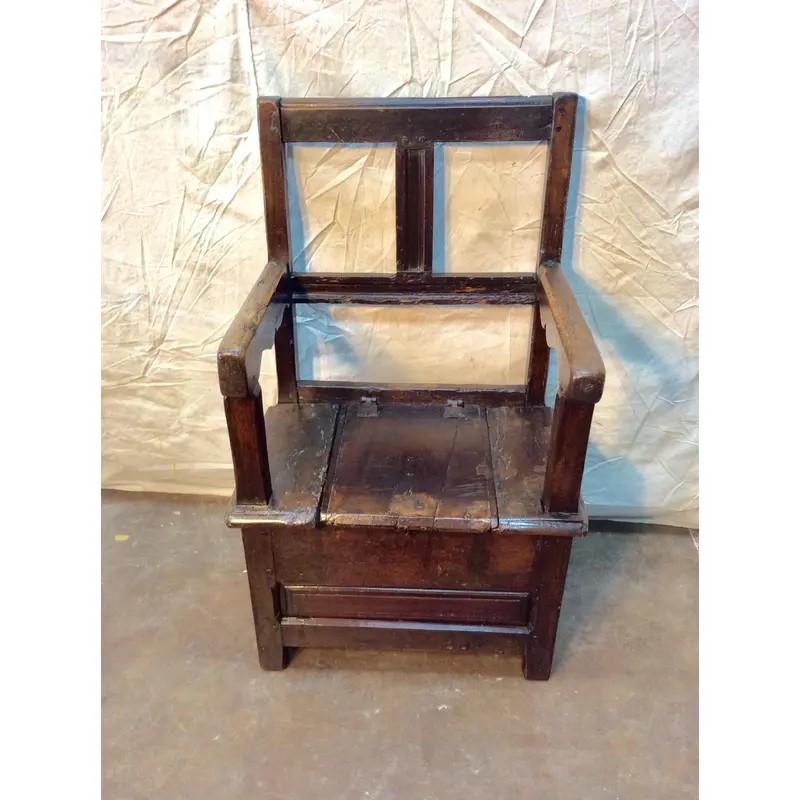 Early 19th Century French Walnut Armchair For Sale 8