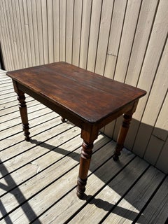 Early 19th Century French Walnut Bistro Table with Turned Legs