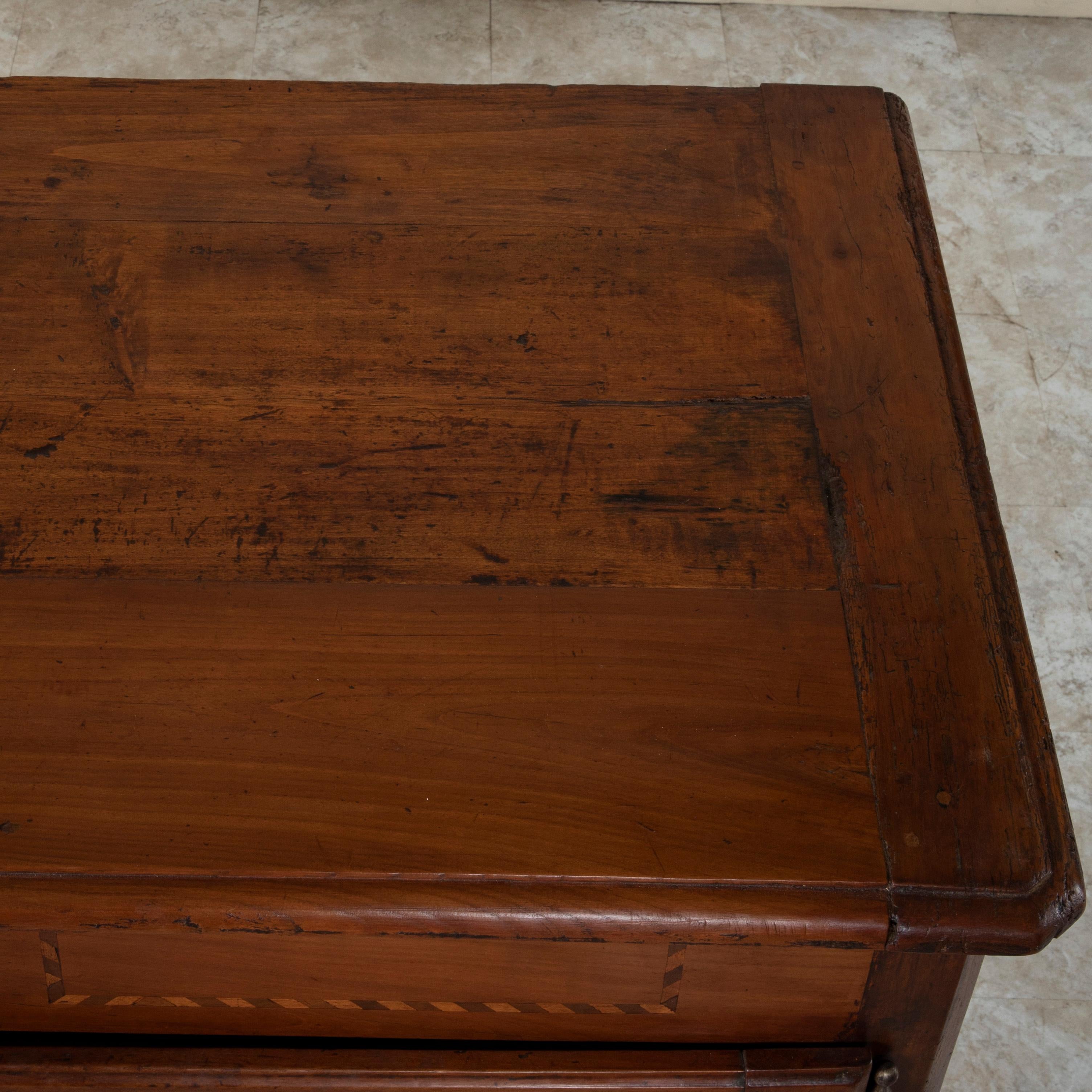 Early 19th Century French Walnut Buffet with Marquetry From the Dordogne Region For Sale 5