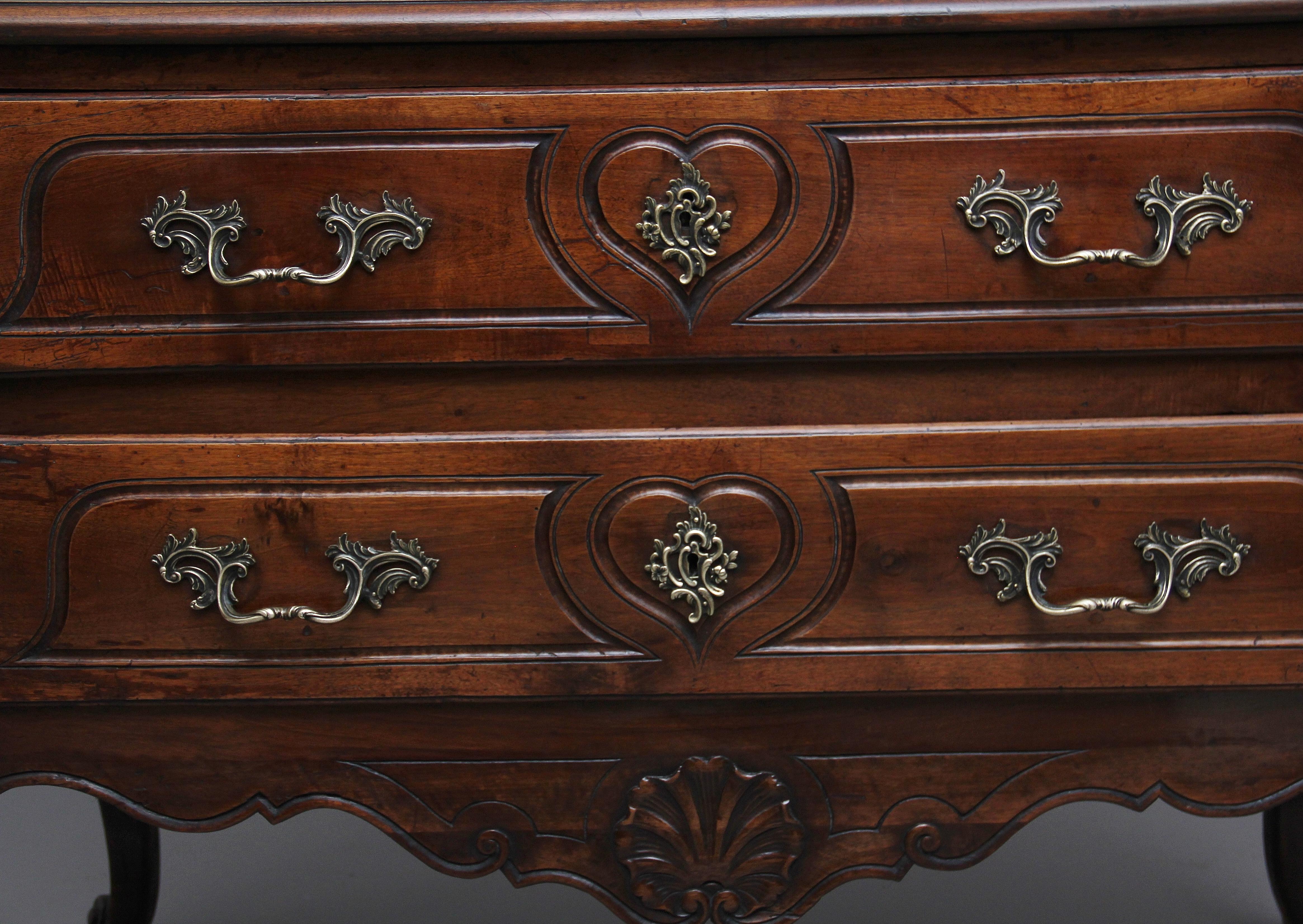 Early 19th Century French Walnut Commode For Sale 6