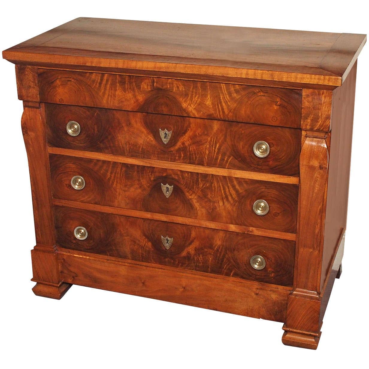 Early 19th Century French Walnut Commode For Sale