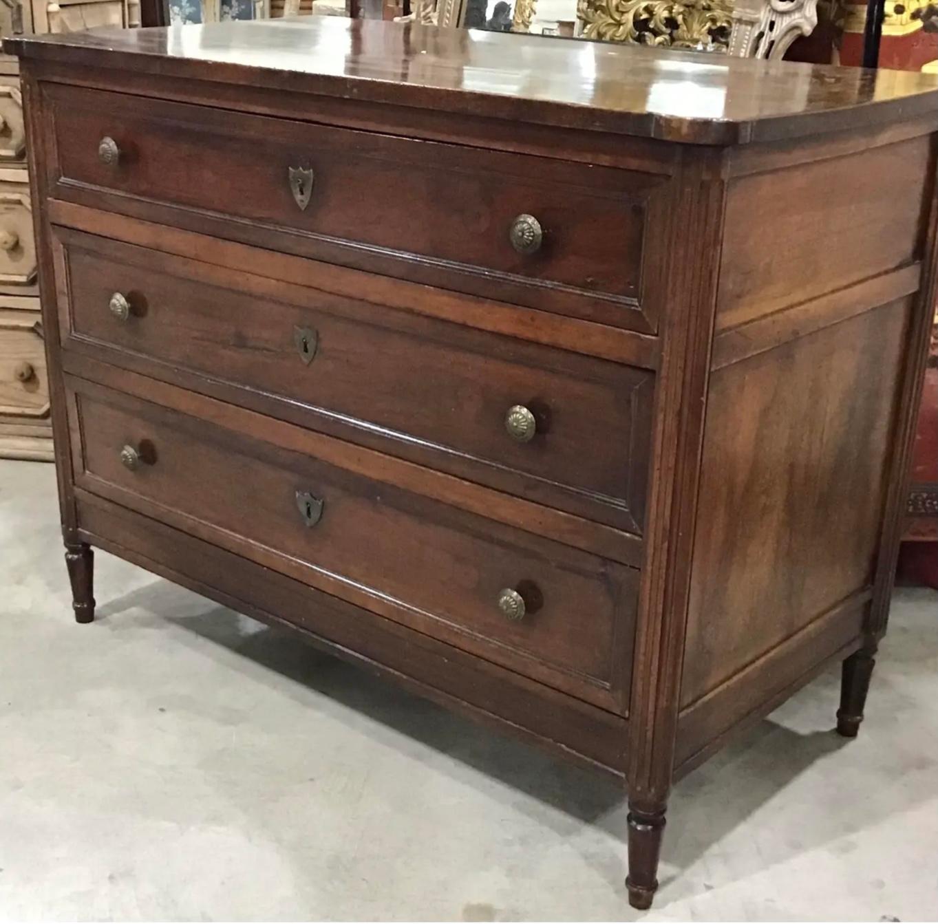 Early 19th Century French Walnut Directoire Commode In Good Condition In Bradenton, FL