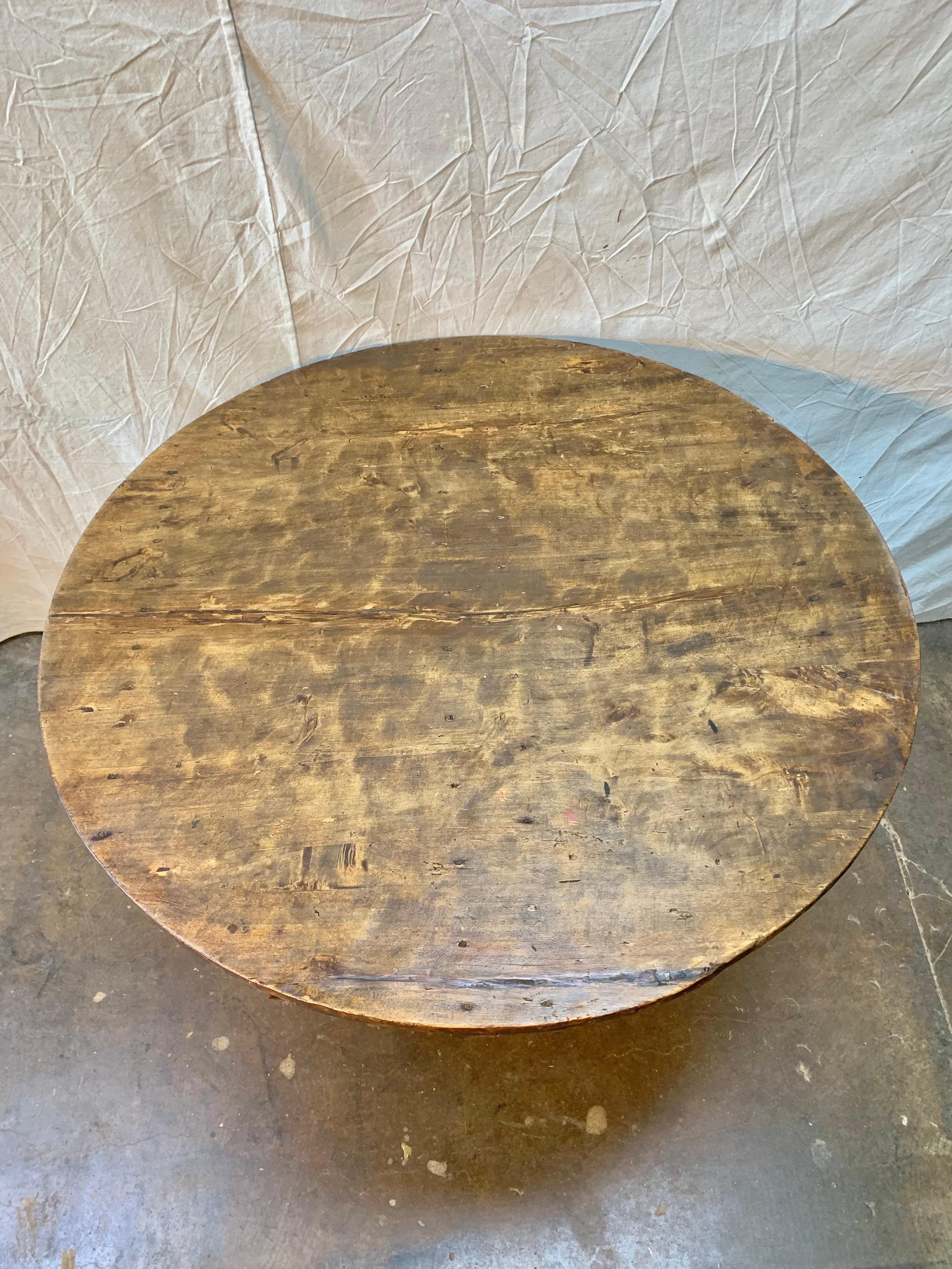 Early 19th Century French Walnut Wine Tasting Table For Sale 1