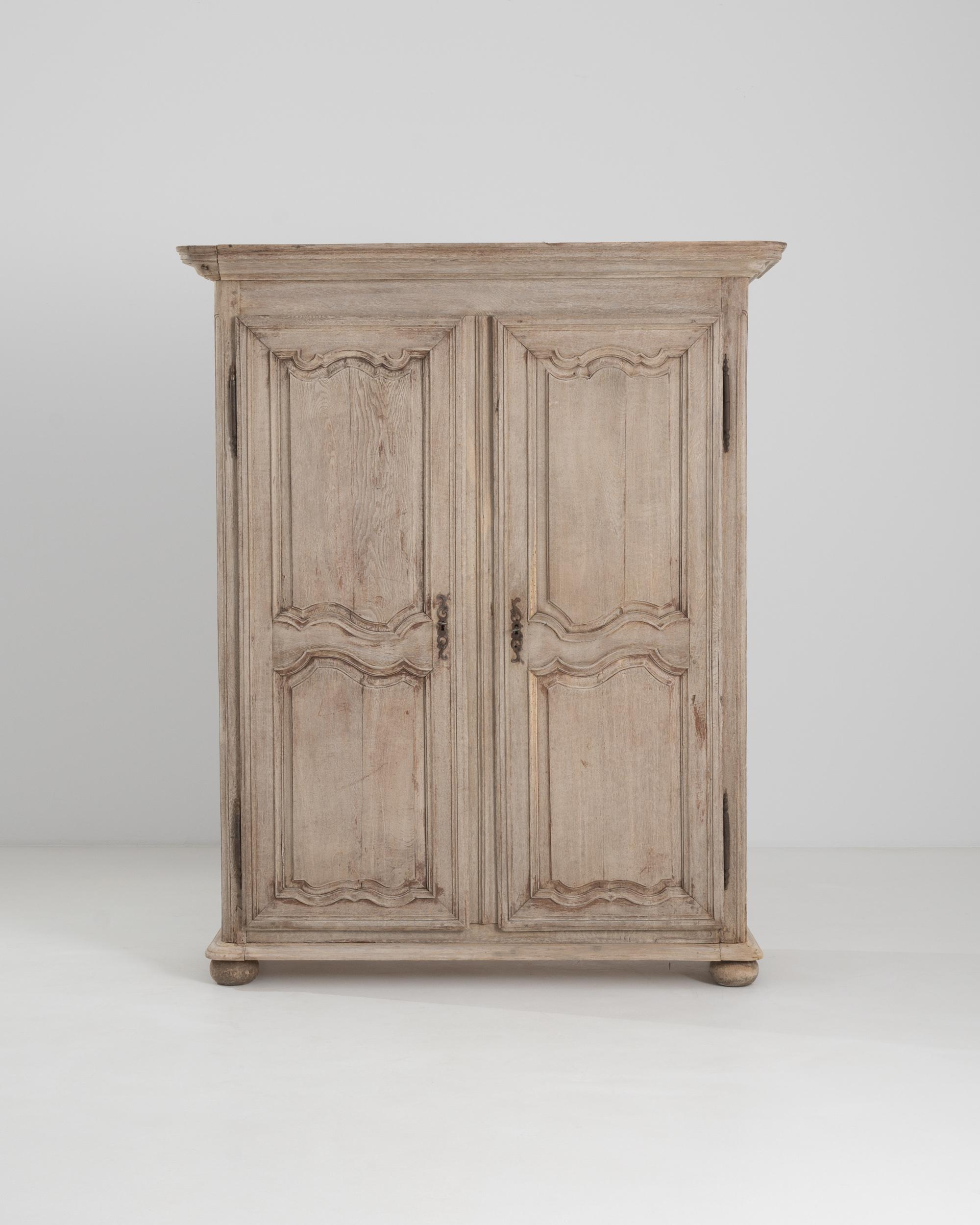 Bleached Early 19th Century French Wooden Cabinet For Sale