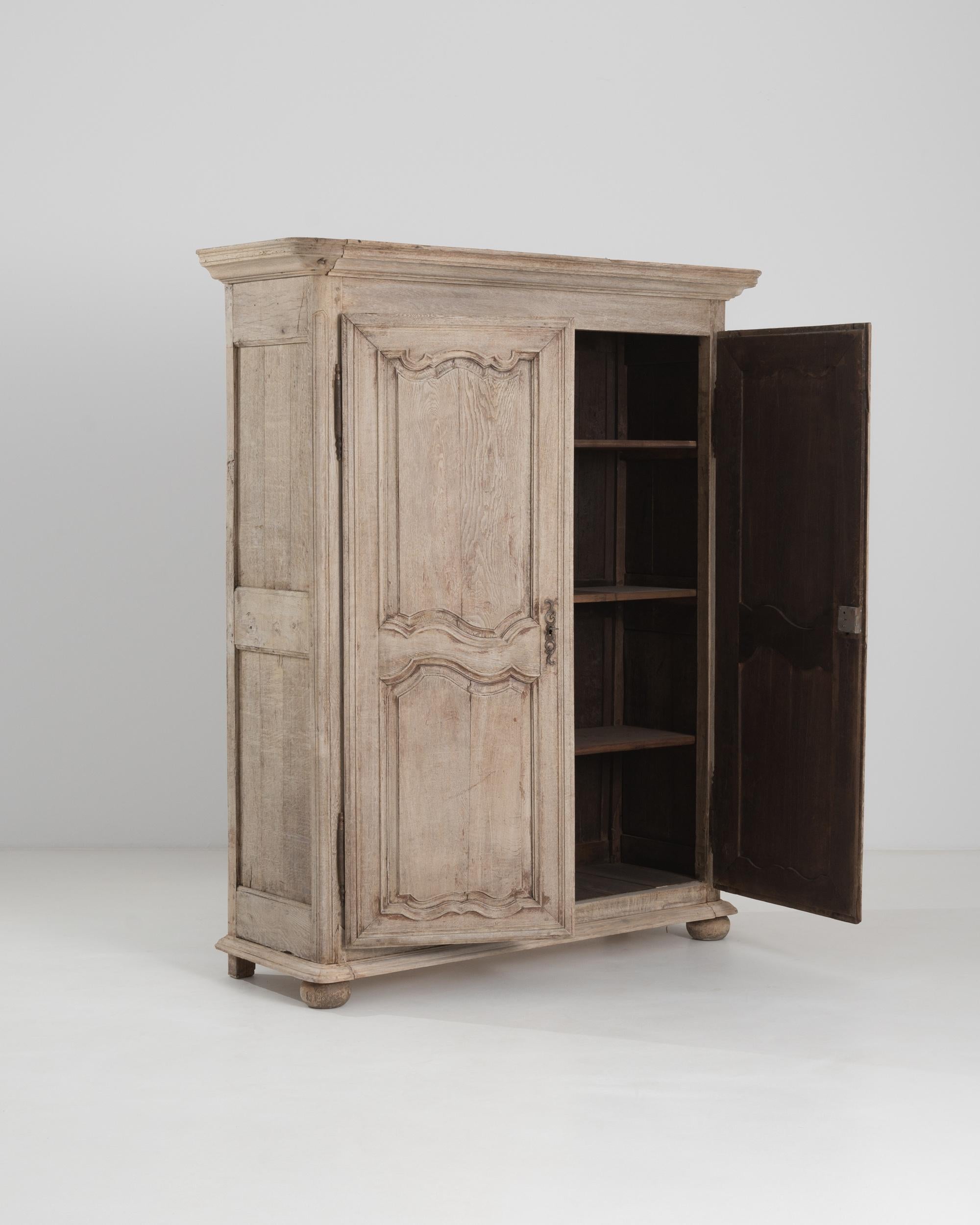 Early 19th Century French Wooden Cabinet For Sale 2