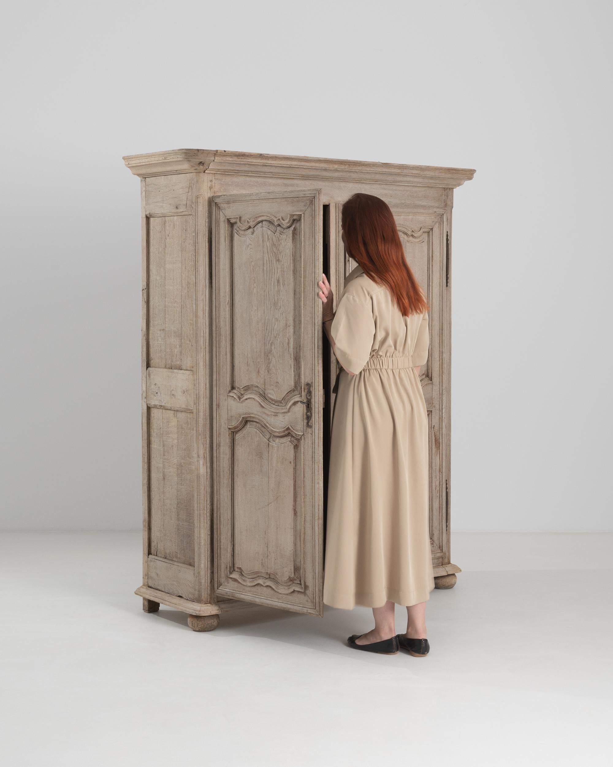 Cabinet en bois français du début du 19ème siècle en vente 1