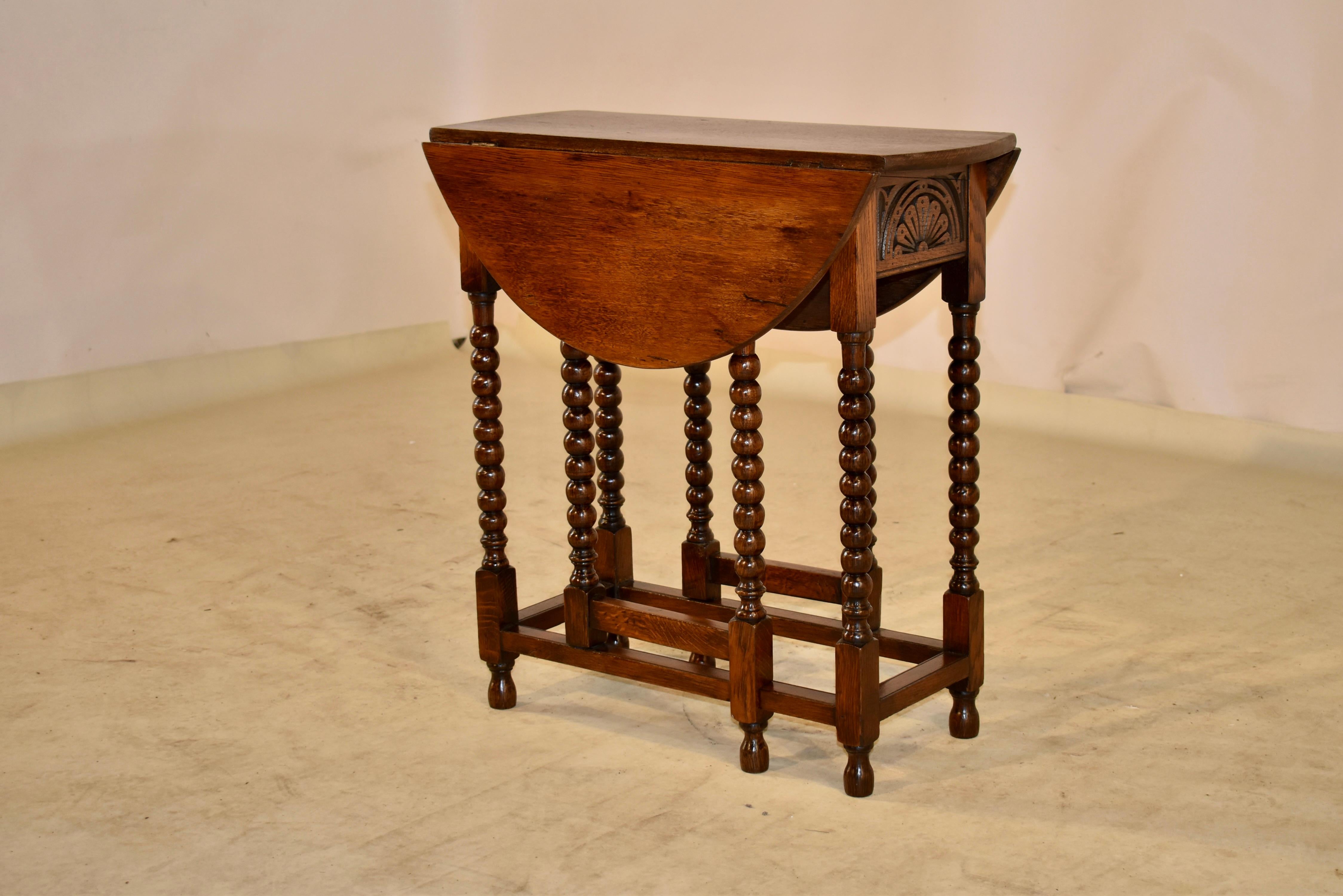 Early 19th Century Gate Leg Side Table In Good Condition In High Point, NC