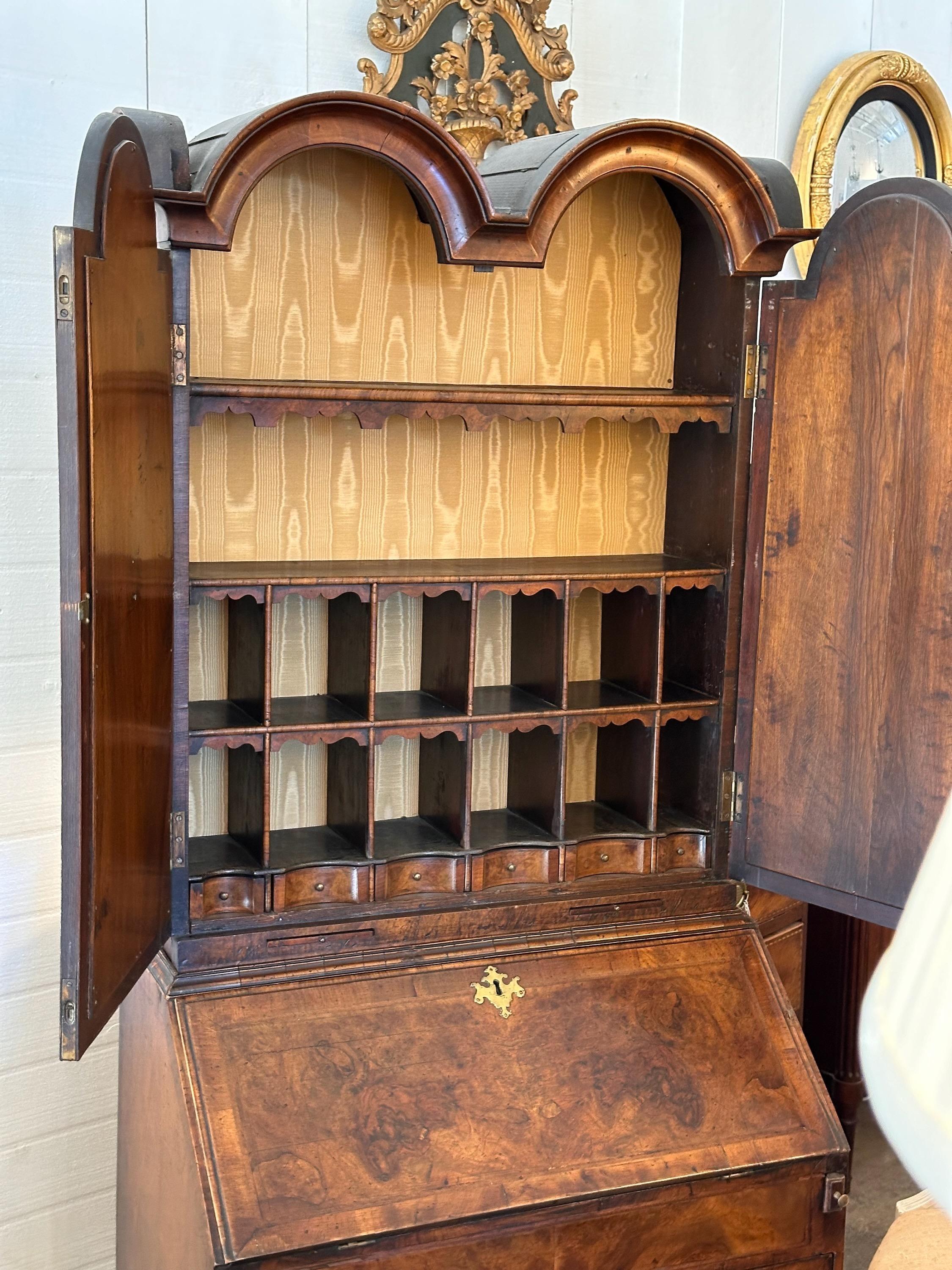 Early 19th Century George II Walnut Secretary With Mirrored Doors In Good Condition For Sale In Charlottesville, VA