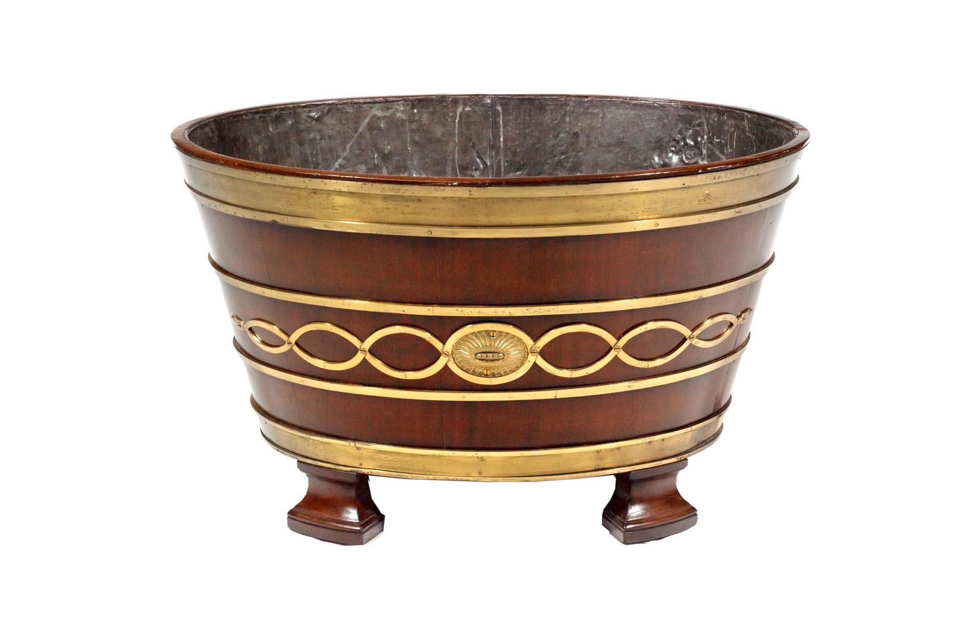 Early 19th Century George III Brass Bound Wine Cooler In Excellent Condition In Dublin 8, IE