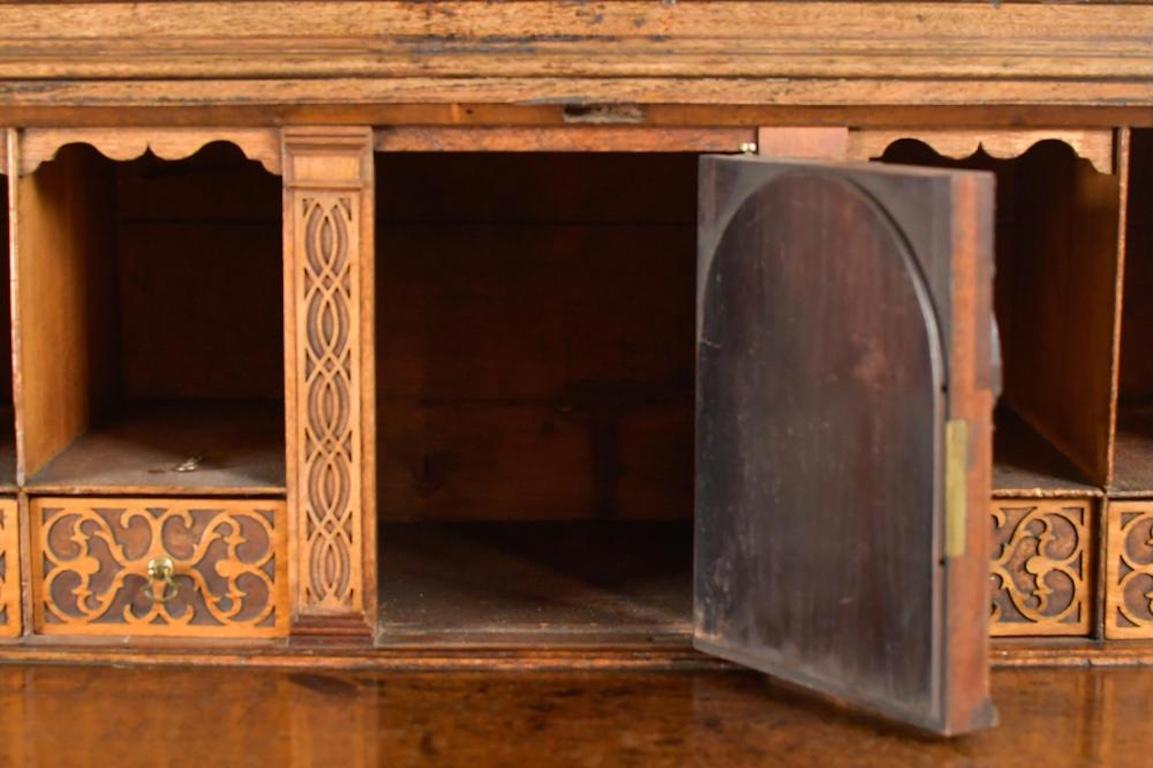 XIX secolo Libreria Chippendale Cinese con specchio del primo Ottocento in vendita
