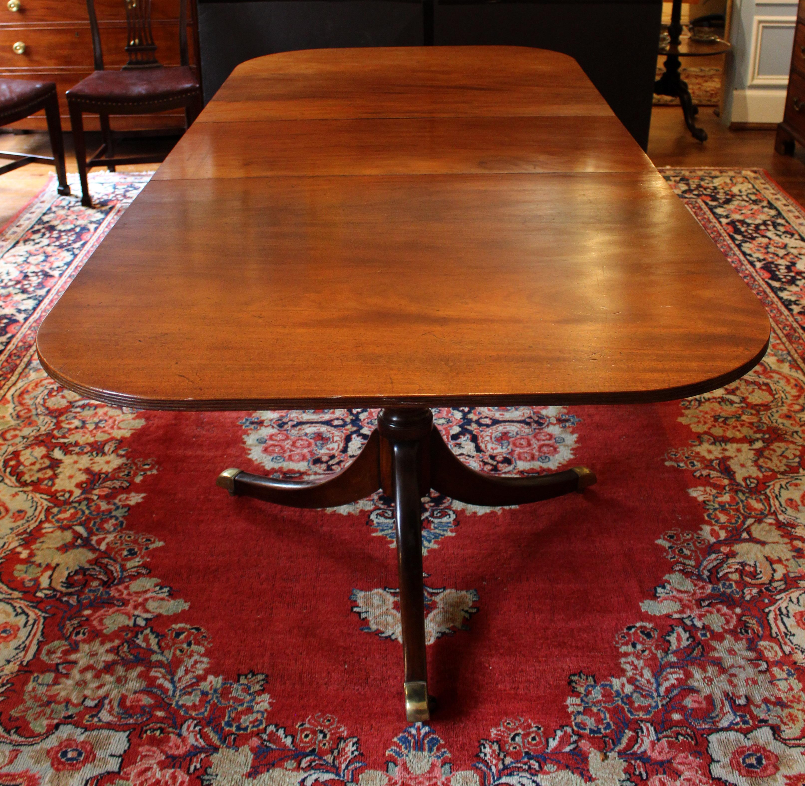 English Early 19th Century George III Double Pedestal Dining Table