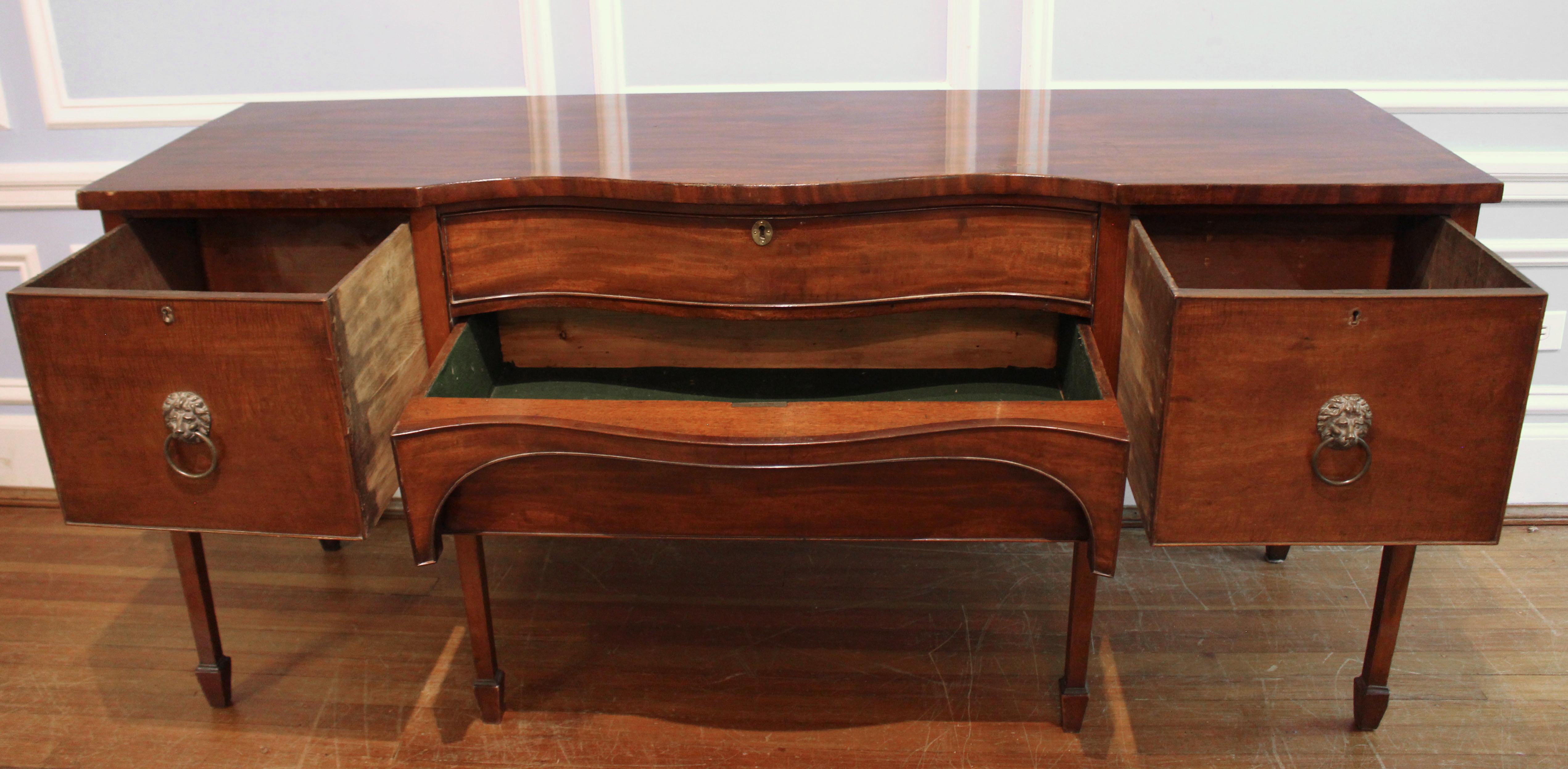 Inglese Credenza a forma di serpente inglese del primo Ottocento Giorgio III in vendita