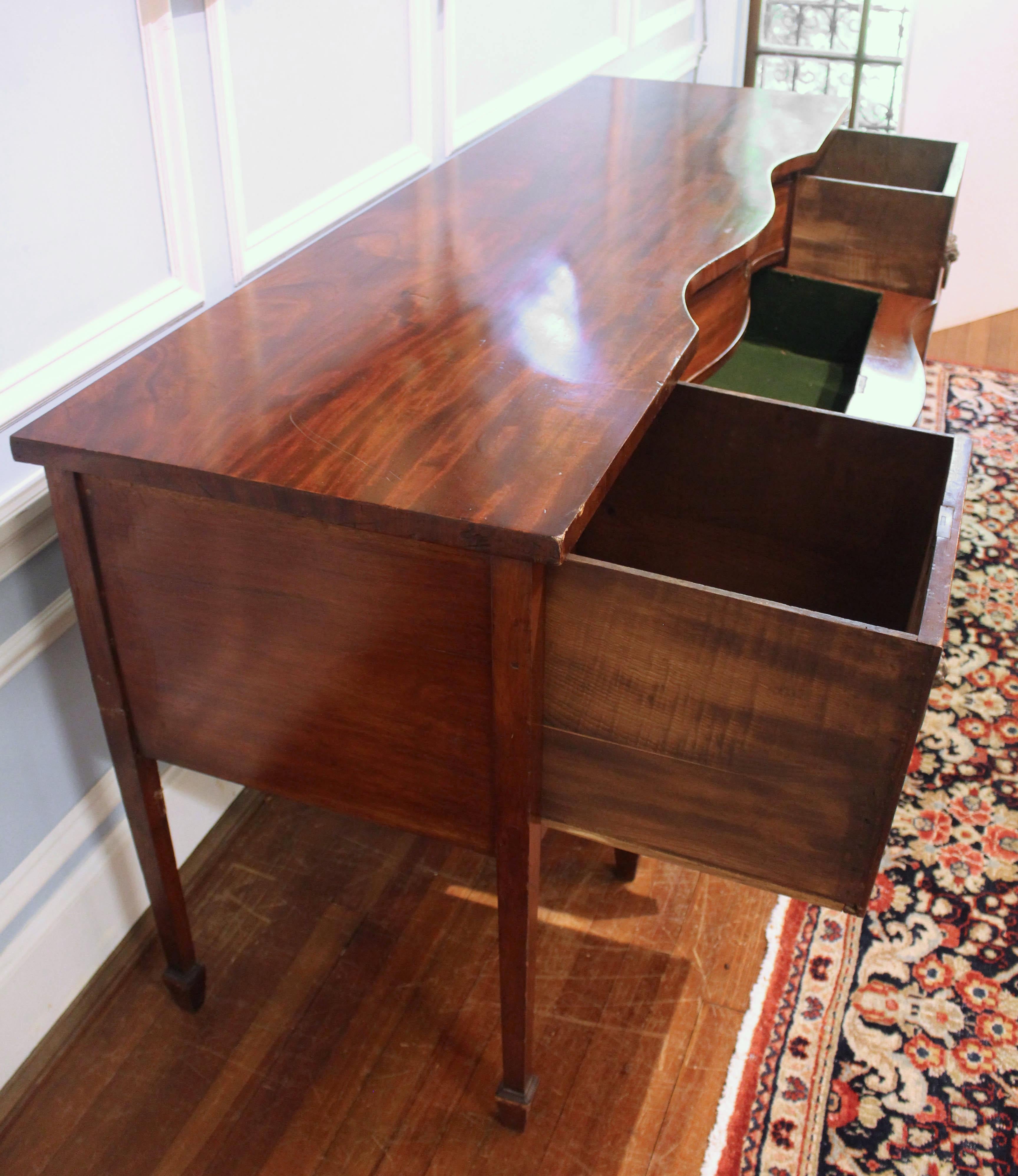 XIX secolo Credenza a forma di serpente inglese del primo Ottocento Giorgio III in vendita